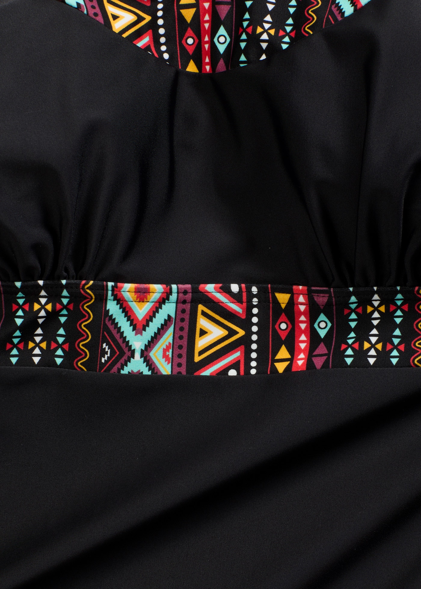 bonprix Tankini Set, 2 Stk. kontrastfarbige Details, sportlicher Stil, elastisches Obermaterial