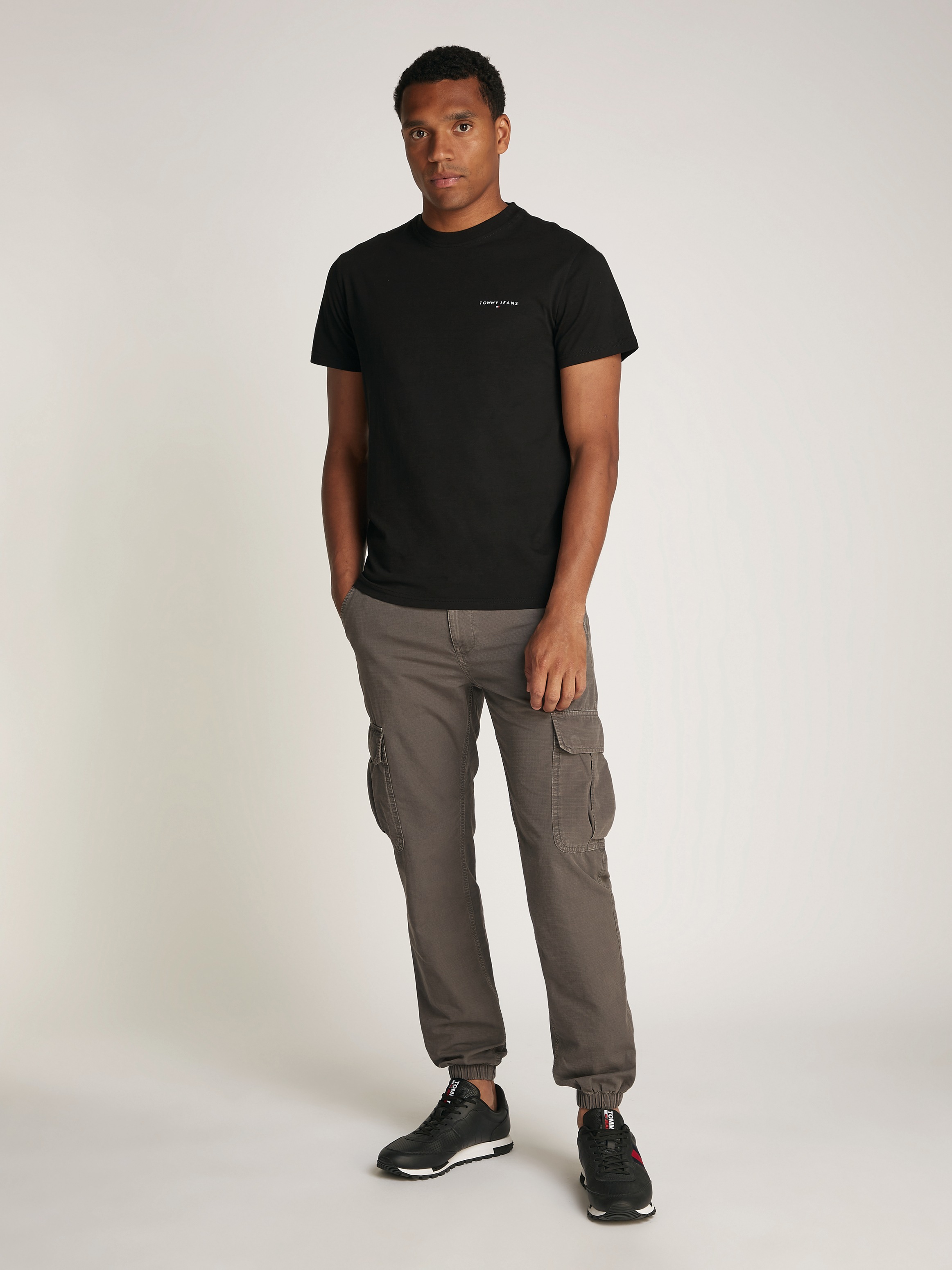 Tommy Jeans T-Shirt, (Packung, 2 tlg., 2er-Pack), mit dezentem Logo