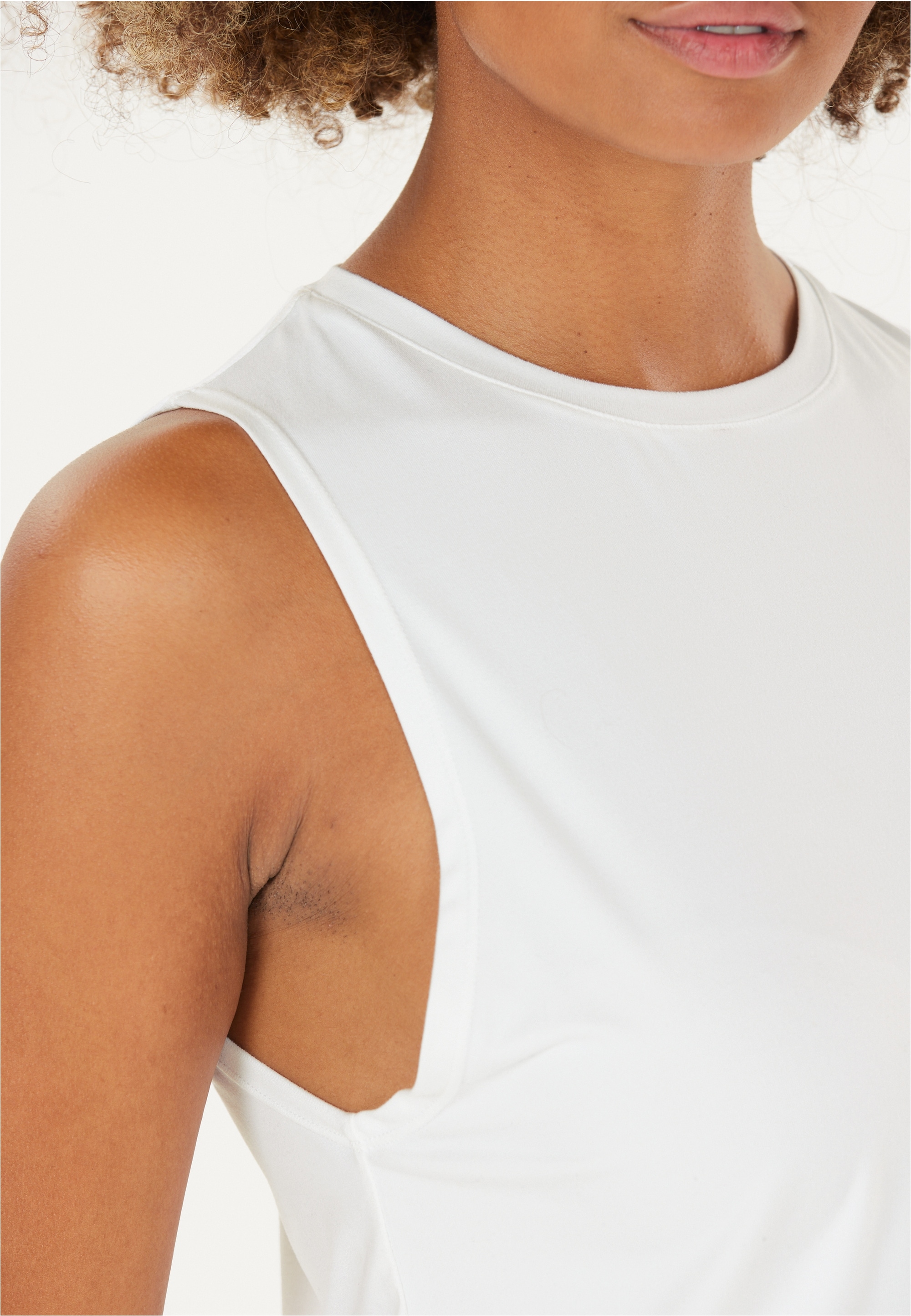ATHLECIA Tanktop »Pacy«, in gecropptem Look mit atmungsaktiver Qualität