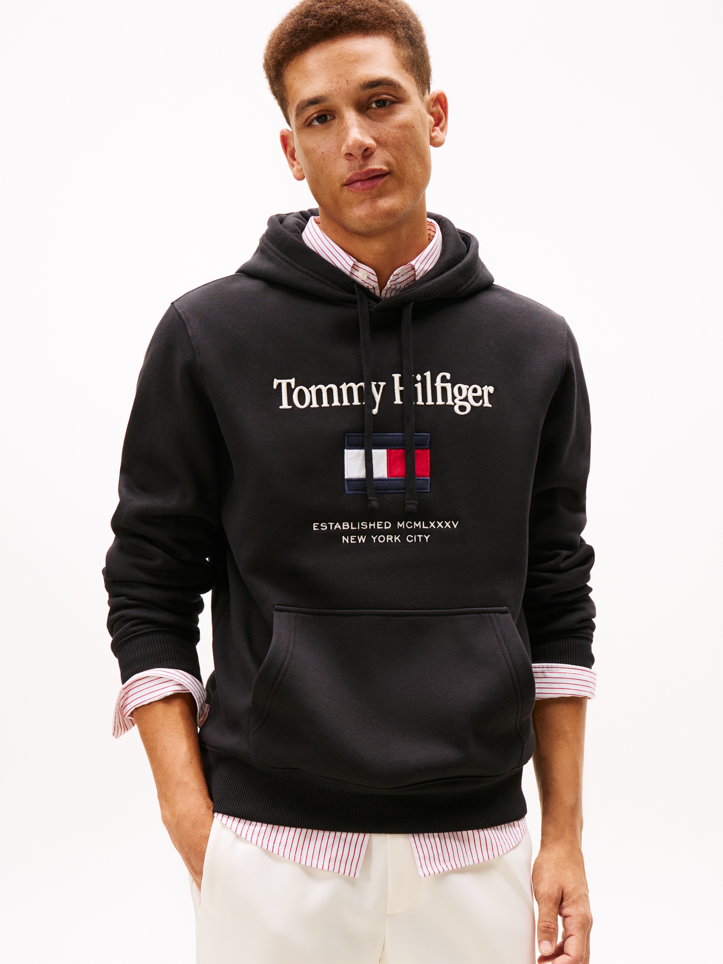 Tommy Hilfiger Hoodie "TOMMY EMBRO FLAG", normale Passform, Stickerei günstig online kaufen