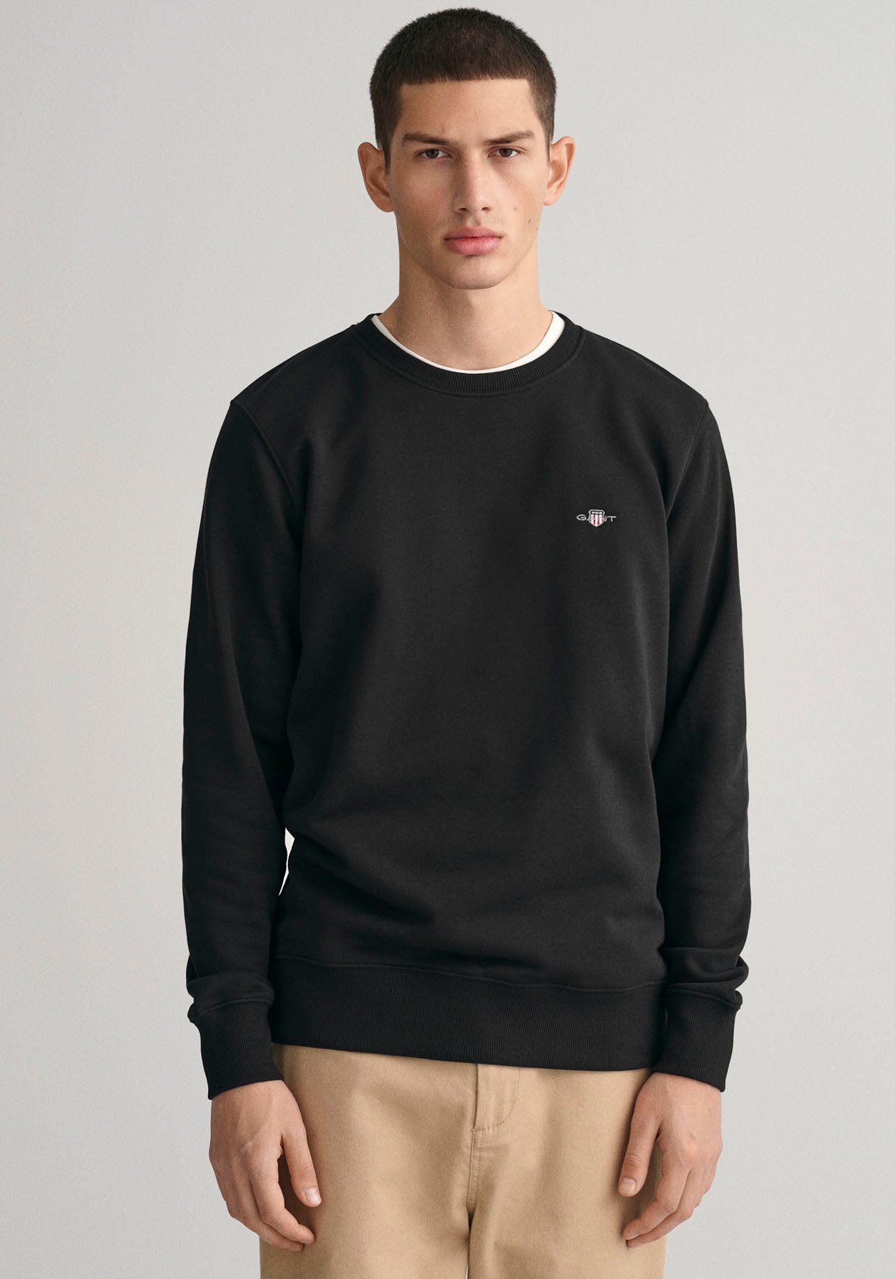 Gant Sweatshirt "REG SHIELD C-NECK SWEAT", mit Logostickerei auf der Brust günstig online kaufen