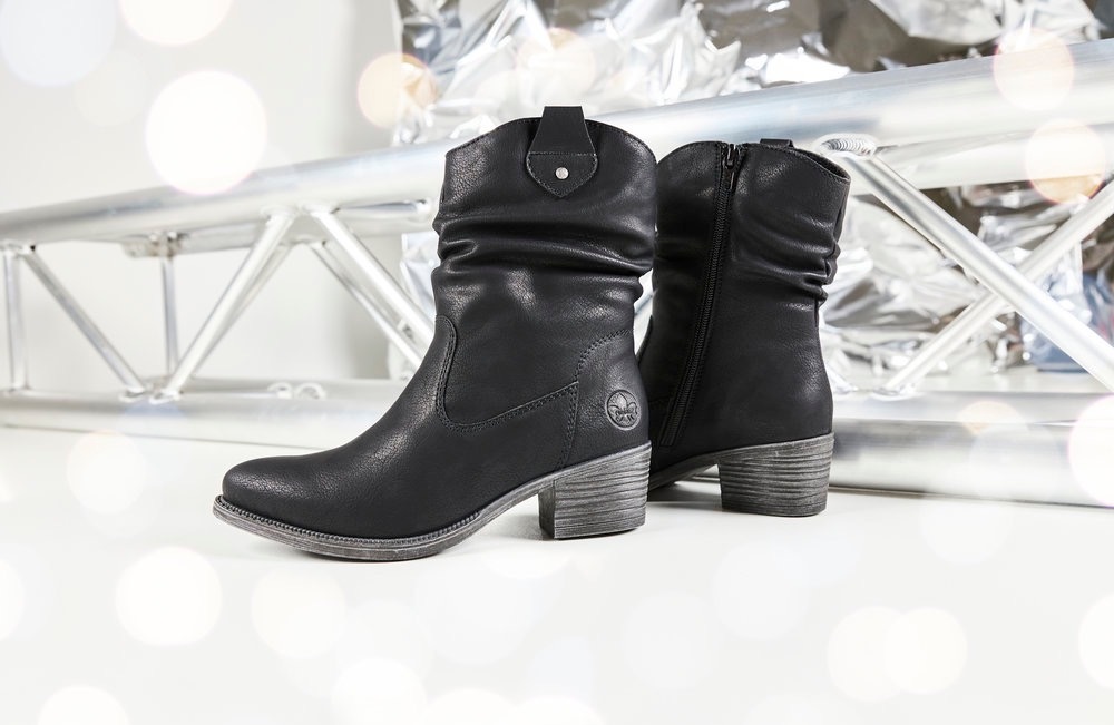 Rieker Westernstiefelette, Cowboyboots, slouchy Schaft, Blockabsatz, mit Innen-Reißverschluss