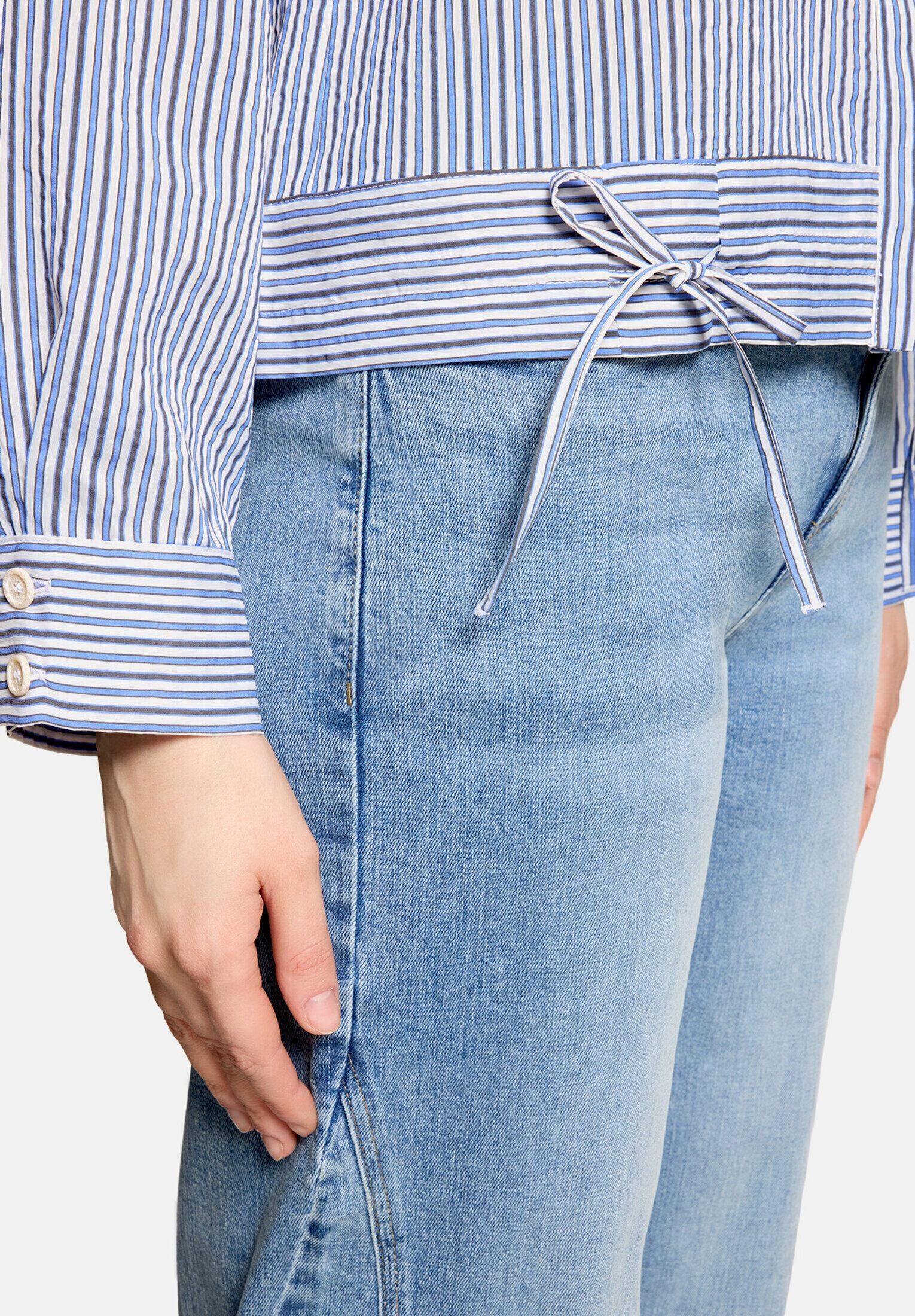 Cartoon Klassische Bluse »Damen mit Raffung«