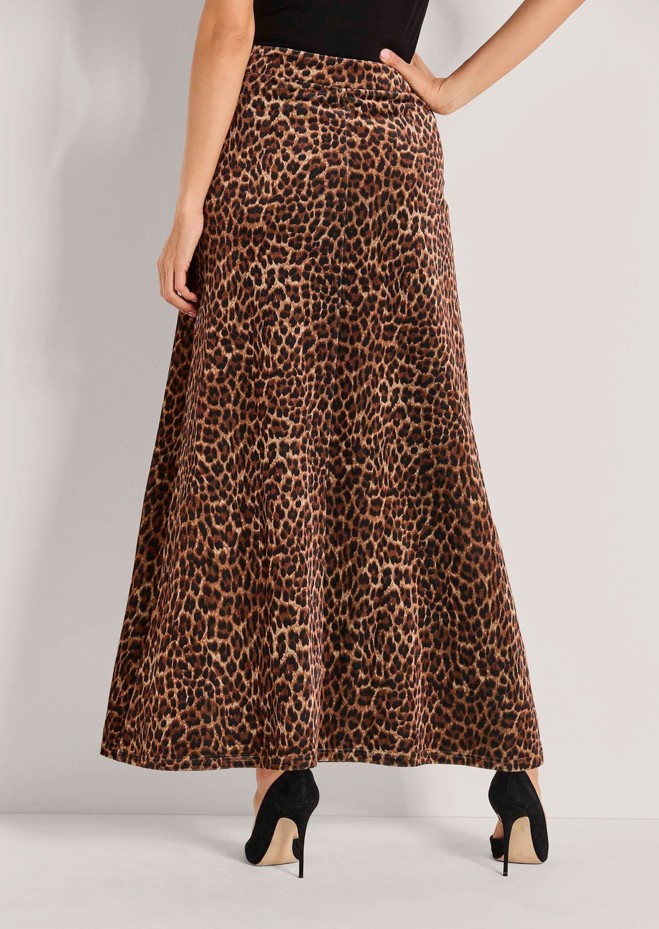 MADELEINE Maxirock »Maxirock Eleganter Samtrock im Leo-Design«