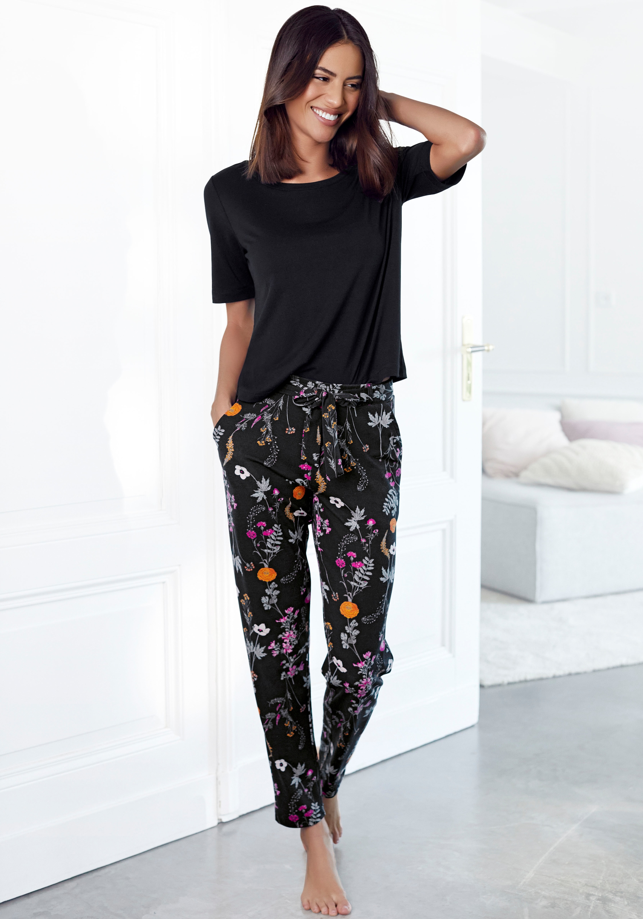 Pyjama, (2 tlg.), mit Wildblumen Muster