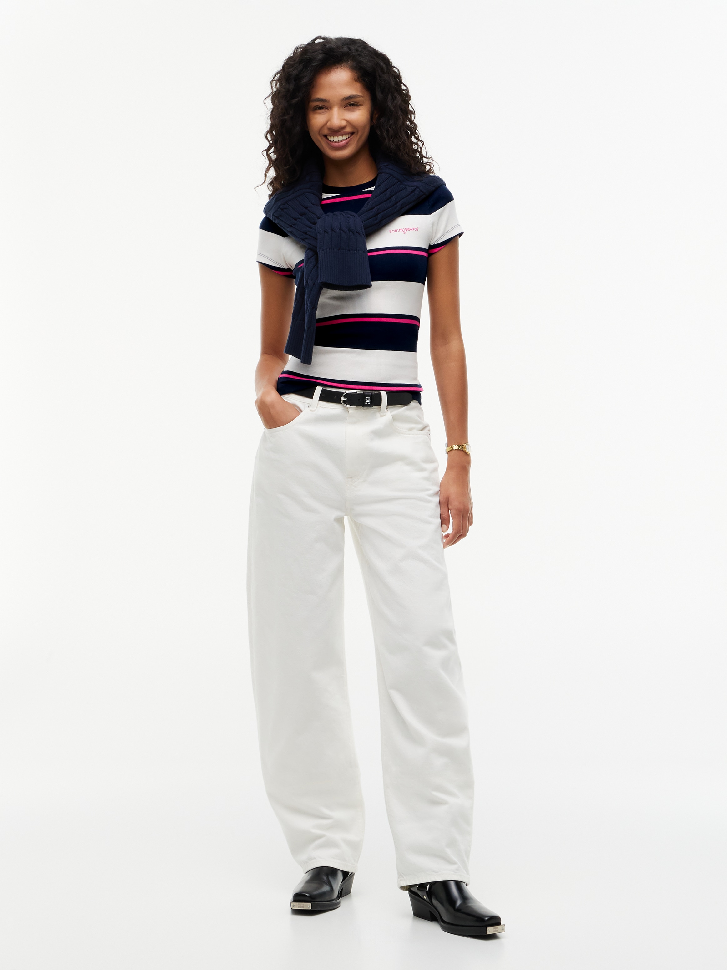 Tommy Jeans Rundhalsshirt »TJW SLIM RIB SCRIPT SS TEE« Baumwollmischung, slim fit, figurbetont, in gerippter Struktur