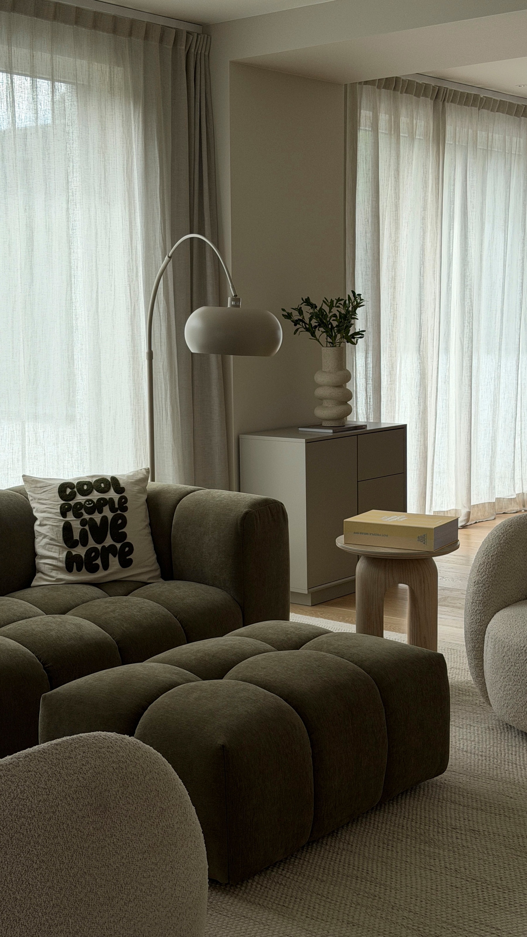homsy by Ana Johnson Sideboard »Storvia« seidenmatte Lackierung, geräuschlose Soft-Close-Schubladen, B 85 cm