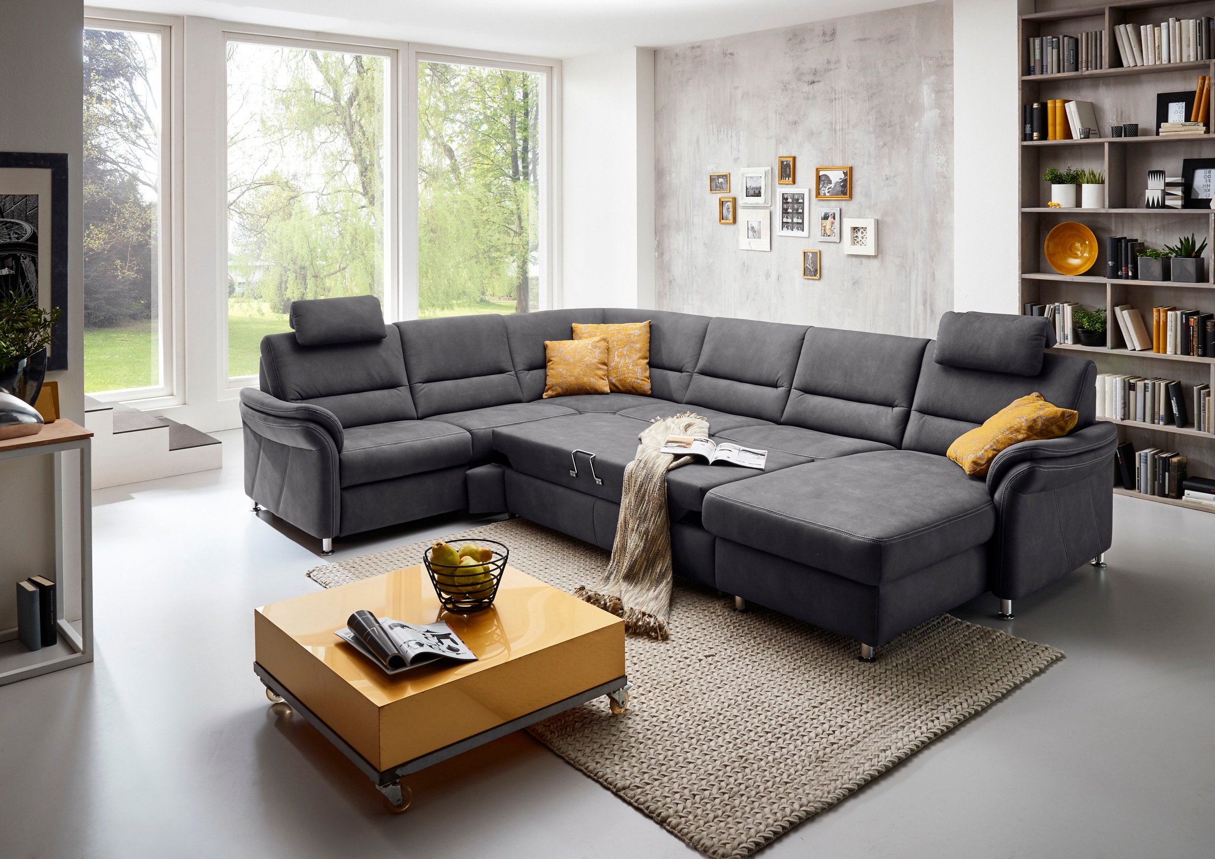 Die PlanBar Wohnlandschaft "ZE-EM16033 U-Form, Breite 330 cm" wahlweise mit Kopfstützen und Schlaffunktion