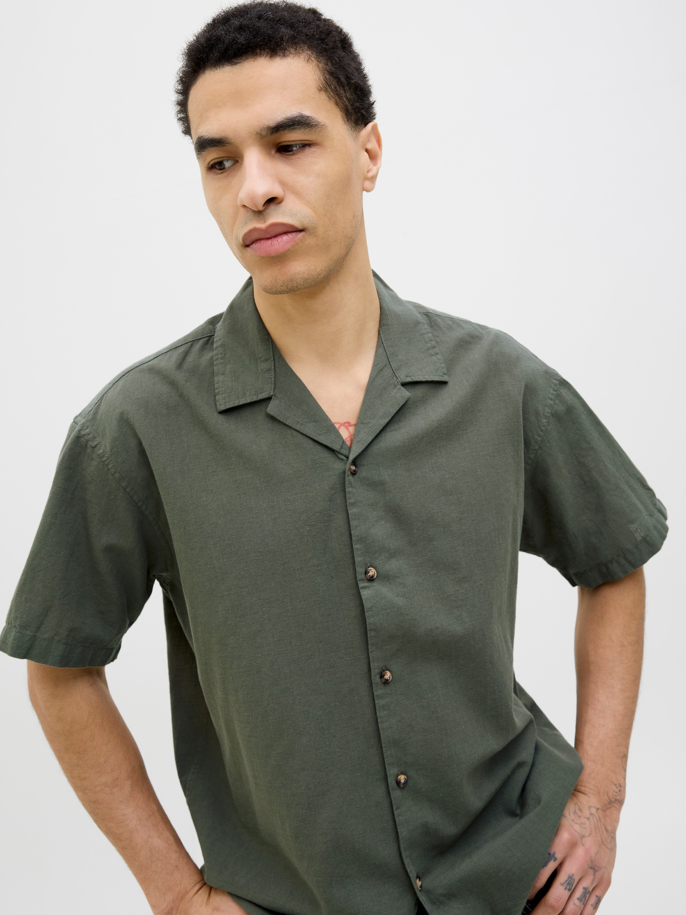 Jack & Jones Kurzarmhemd "JJESUMMER RESORT SHIRT SS SN", mit Resort Kragen günstig online kaufen