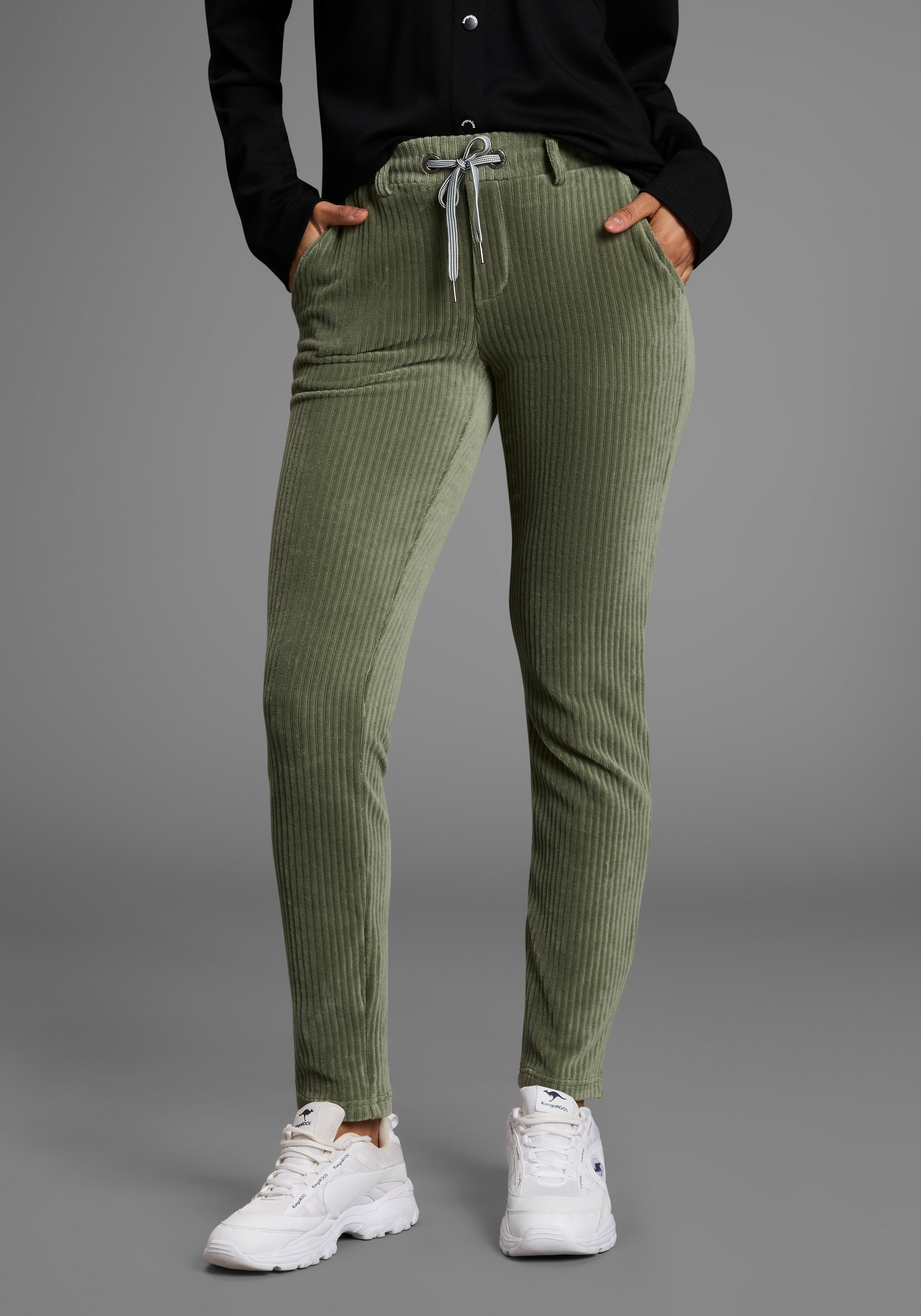 KangaROOS Jogger Pants in Cord-Optik mit elastischem Bund günstig online kaufen
