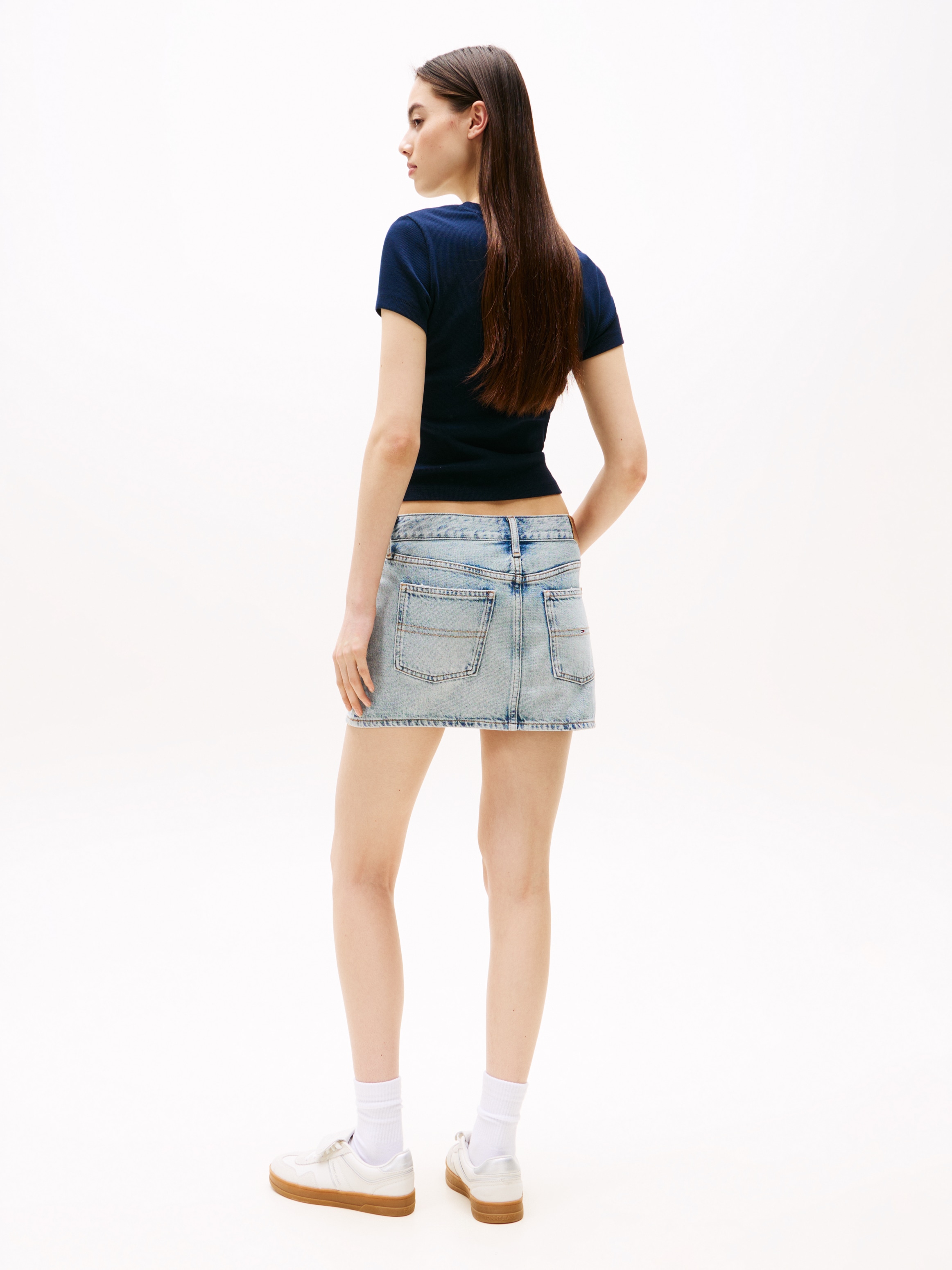 Tommy Jeans Kurzarmshirt »TJW SLIM SH TOMMY NY RIB TEE« Baumwollmischung, slim fit, in gerippter Struktur