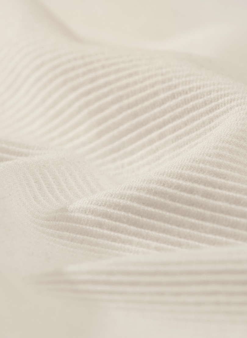Trigema Sweatshirt »TRIGEMA Shirt mit kurzen Ärmeln mit Kristallsteinen«