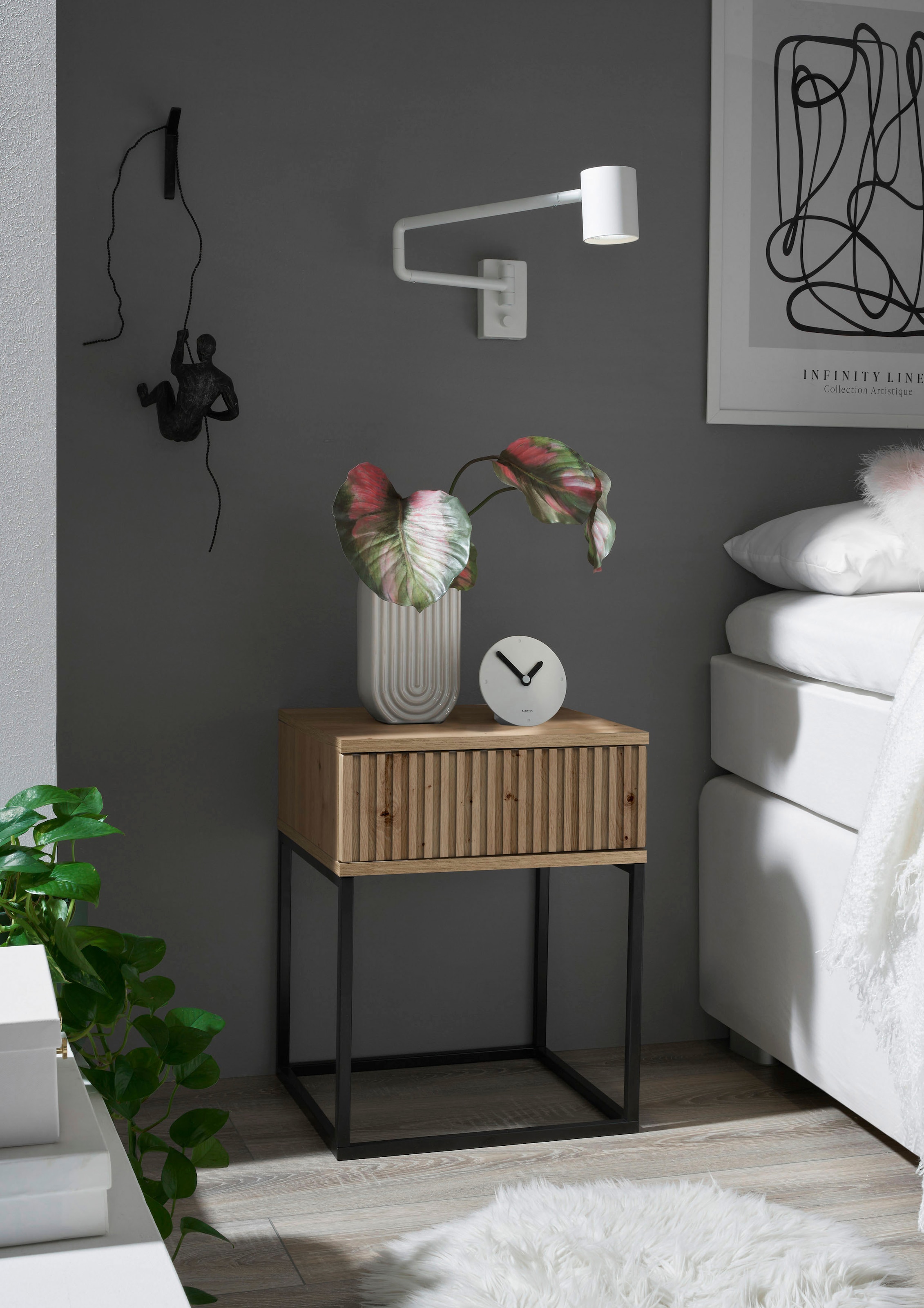 Schlafkontor Nachtkommode »Marle Nachtkonsole, Nachtkästchen auf Metall-Fußgestell« Schubkasten in Rillenoptik auf schwarzem Metallgestell