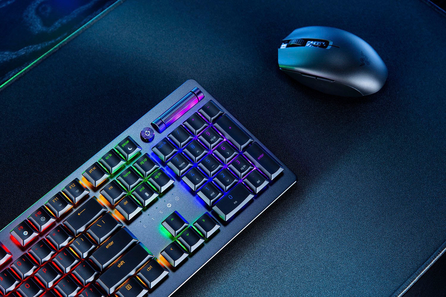RAZER Gaming-Tastatur »Deathstalker V2 Pro«, (Gaming-Modus-Multimedia-Tasten-Profil-Speicher-Funktionstasten-USB-Anschluss-ergonomische Form-Ziffernblock)