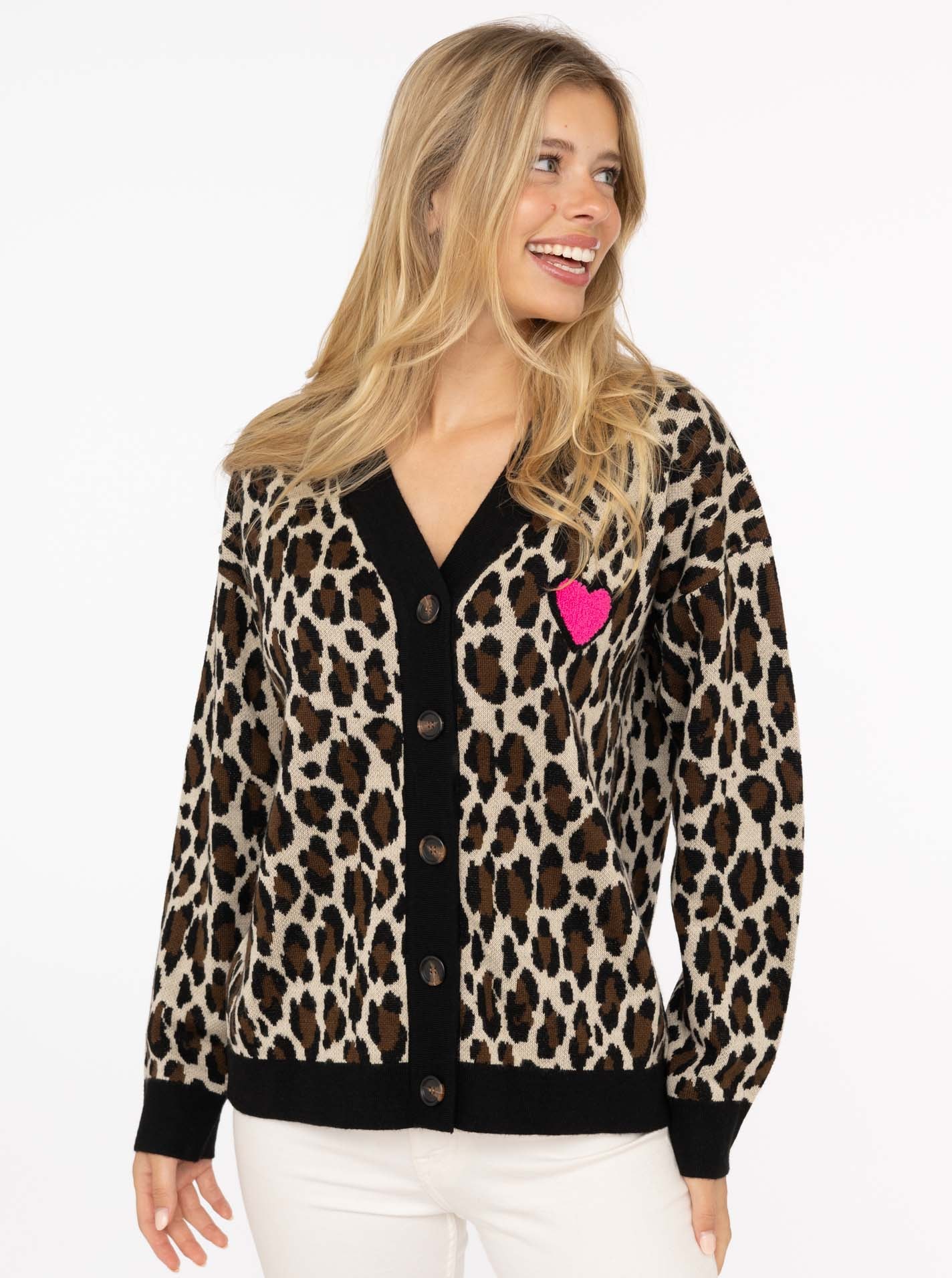 Zwillingsherz Strickjacke ""Herz"", mit Knöpfen, Leomuster und Herzpatch günstig online kaufen