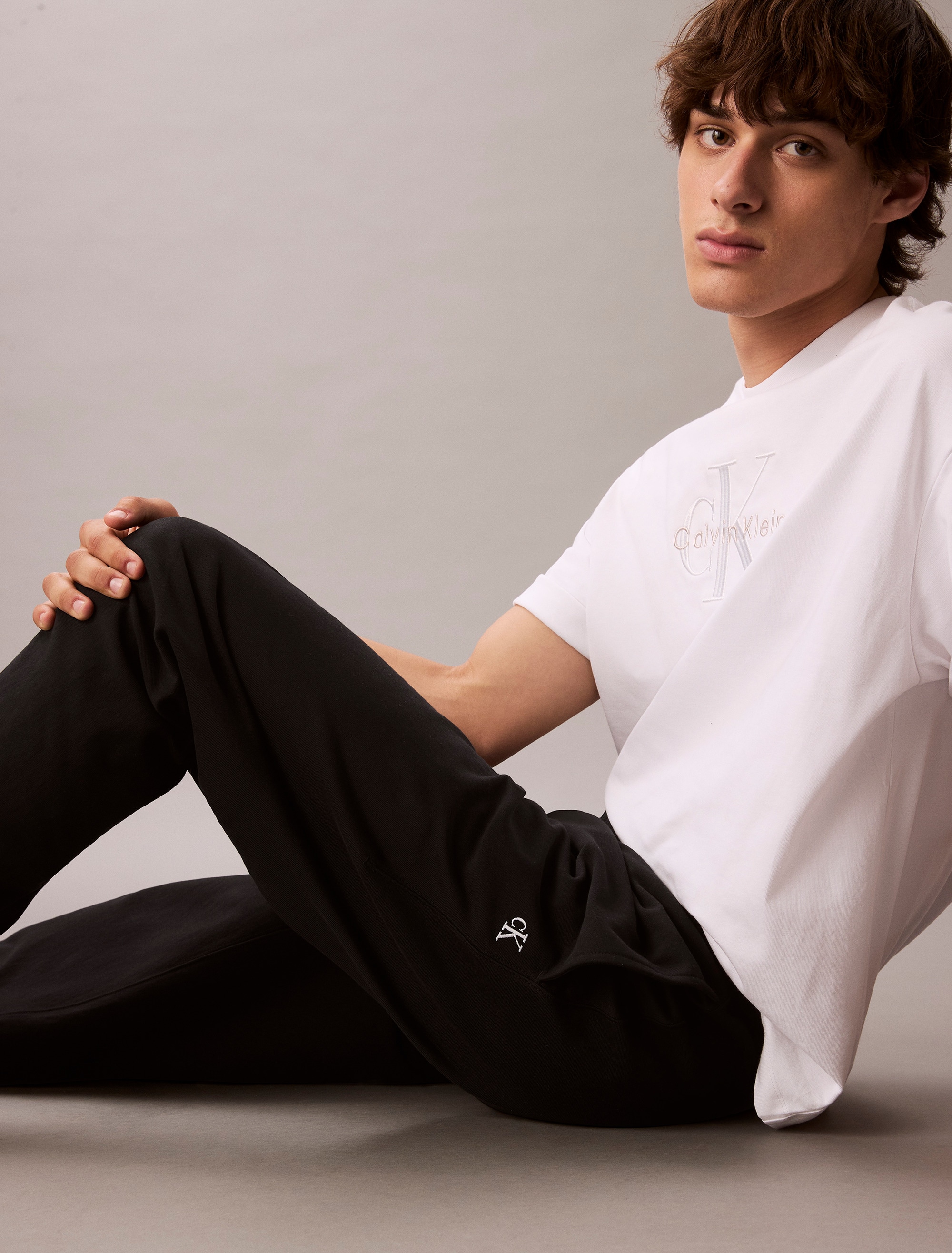 Calvin Klein Jeans Sweathose »PREMIUM TERRY MONOGRAM JOGGER«, Mit elastischem Bund