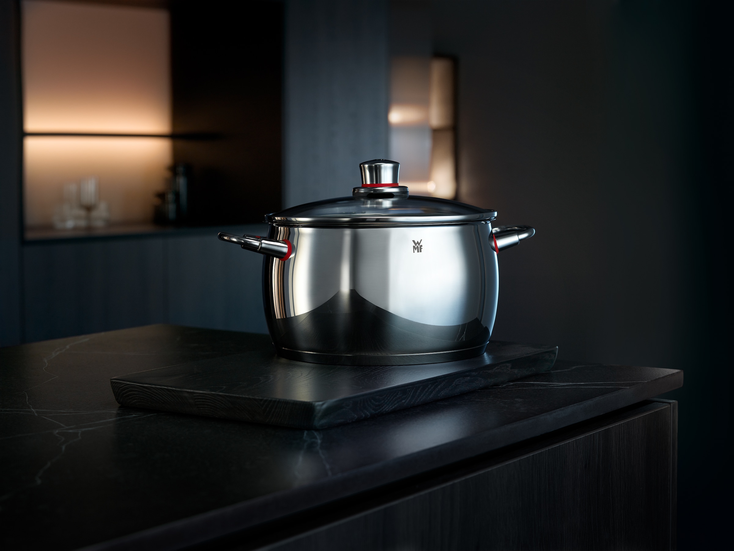WMF Fleischtopf »Quality One«, Cromargan® Edelstahl Rostfrei 18/10, (2 tlg.), Cool+ Technologie für wärmereduzierte Griffe, breiter Schüttrand