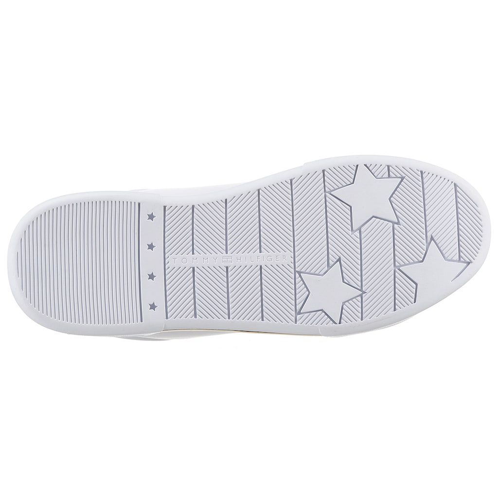 Tommy Hilfiger Plateausneaker »CHIQUE COURT SNEAKER«, mit Detail im Plateau, Freizeitschuh, Halbschuh, Schnürschuh