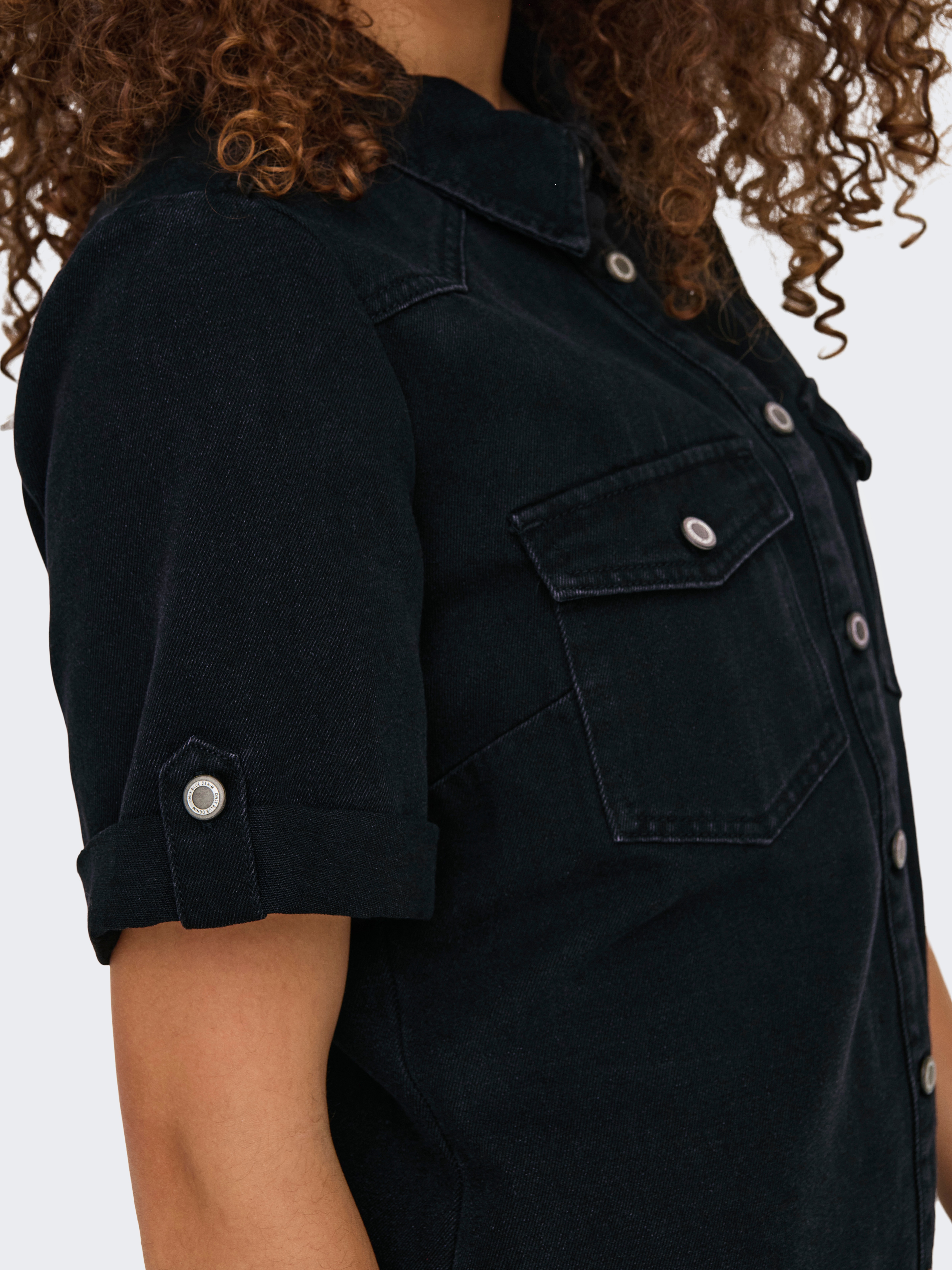 Thumbnail - ONLY Jeanskleid "ONLLISA – Denimkleid mit Knopfleiste und Brusttaschen" Brusttaschen modisch, Denim, regular fit, Baumwo...