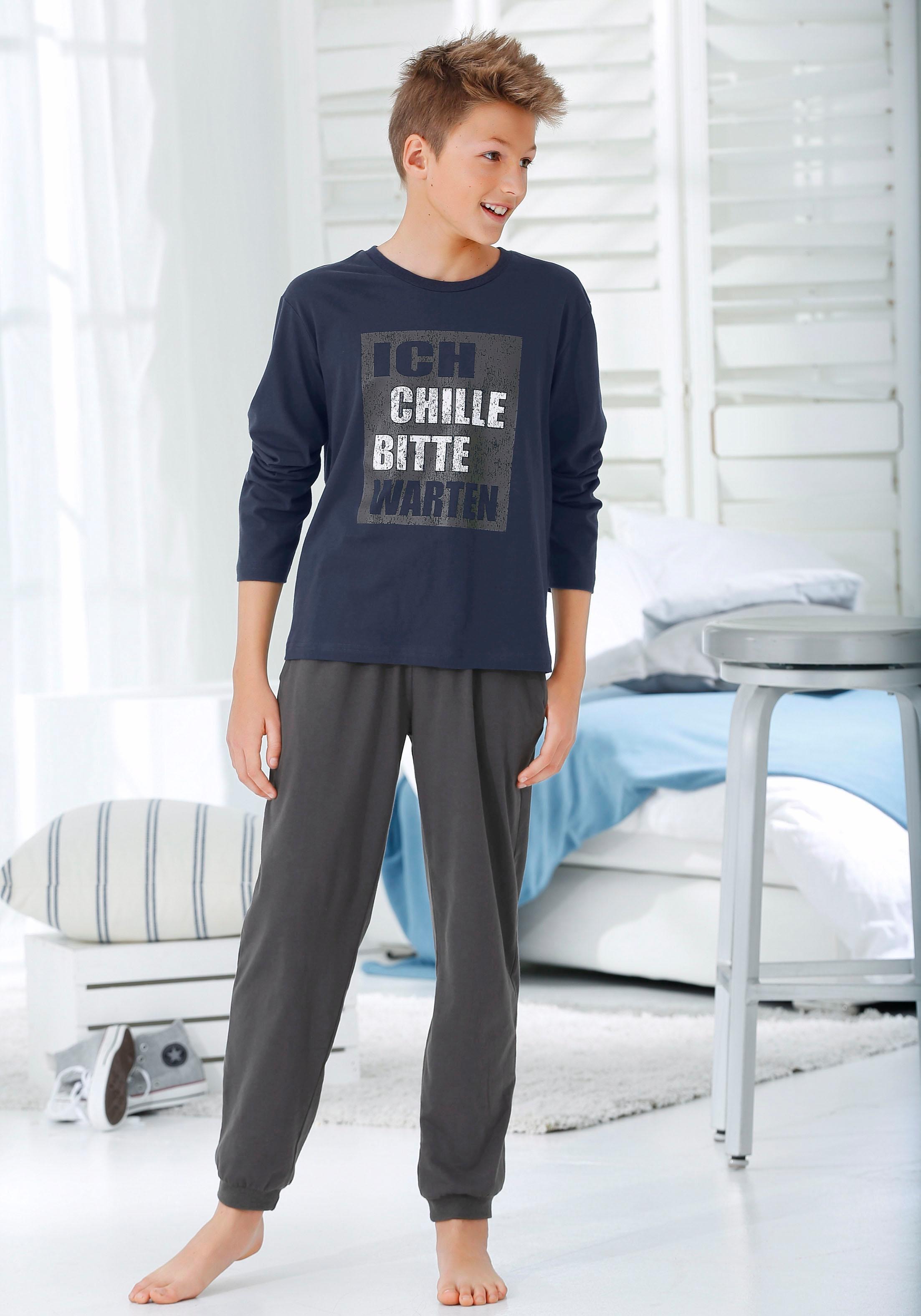 AUTHENTIC LE JOGGER Pyjama, (2 tlg., 1 Stück), Schlafanzug mit Spruch "Ich chille bitte warten"