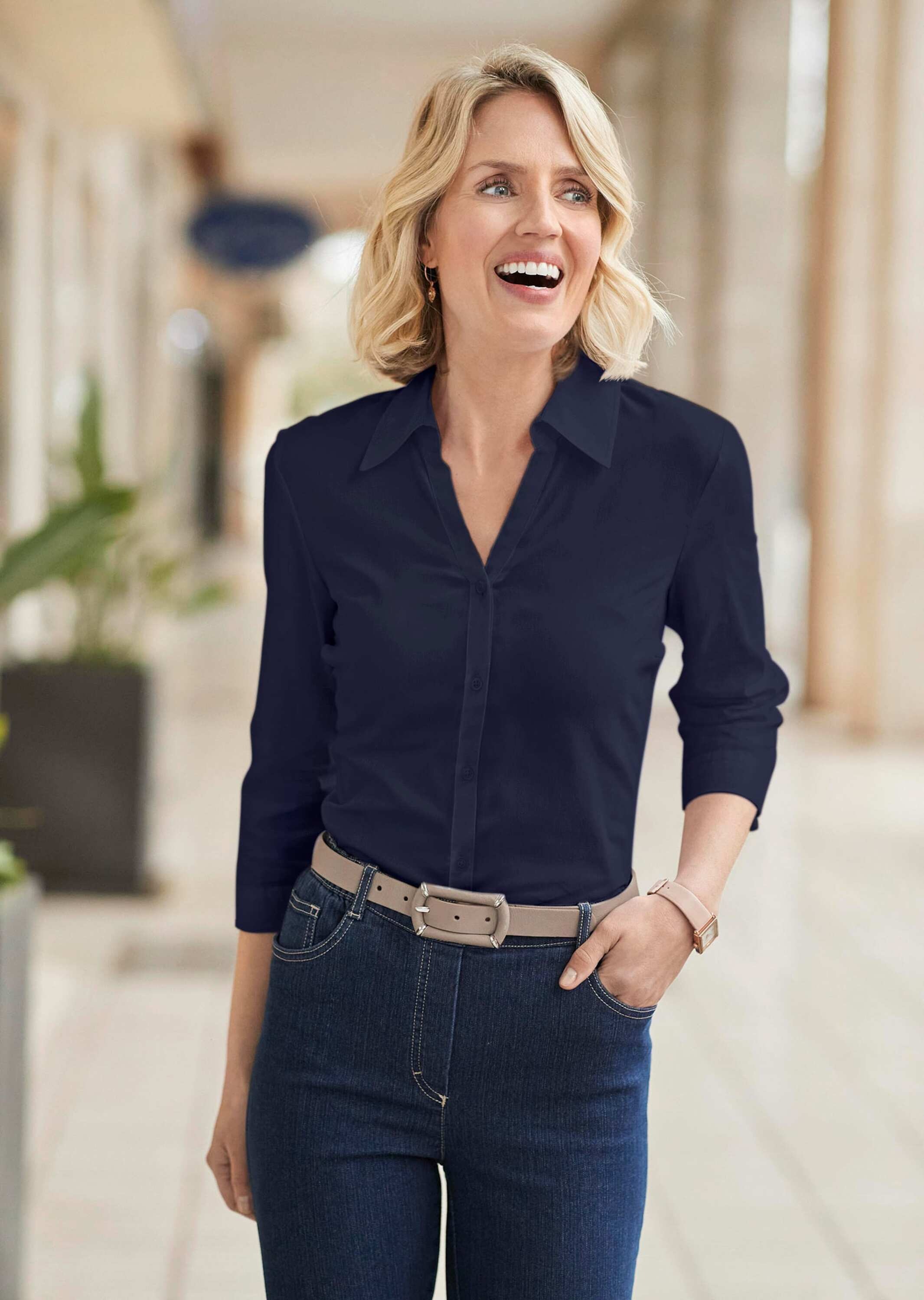 Thumbnail - GOLDNER Hemdbluse "Kurzgröße Stretchbequeme Bluse mit Baumwolle" Bequemer 3/4-Ärmel mit Blende und Schlitz