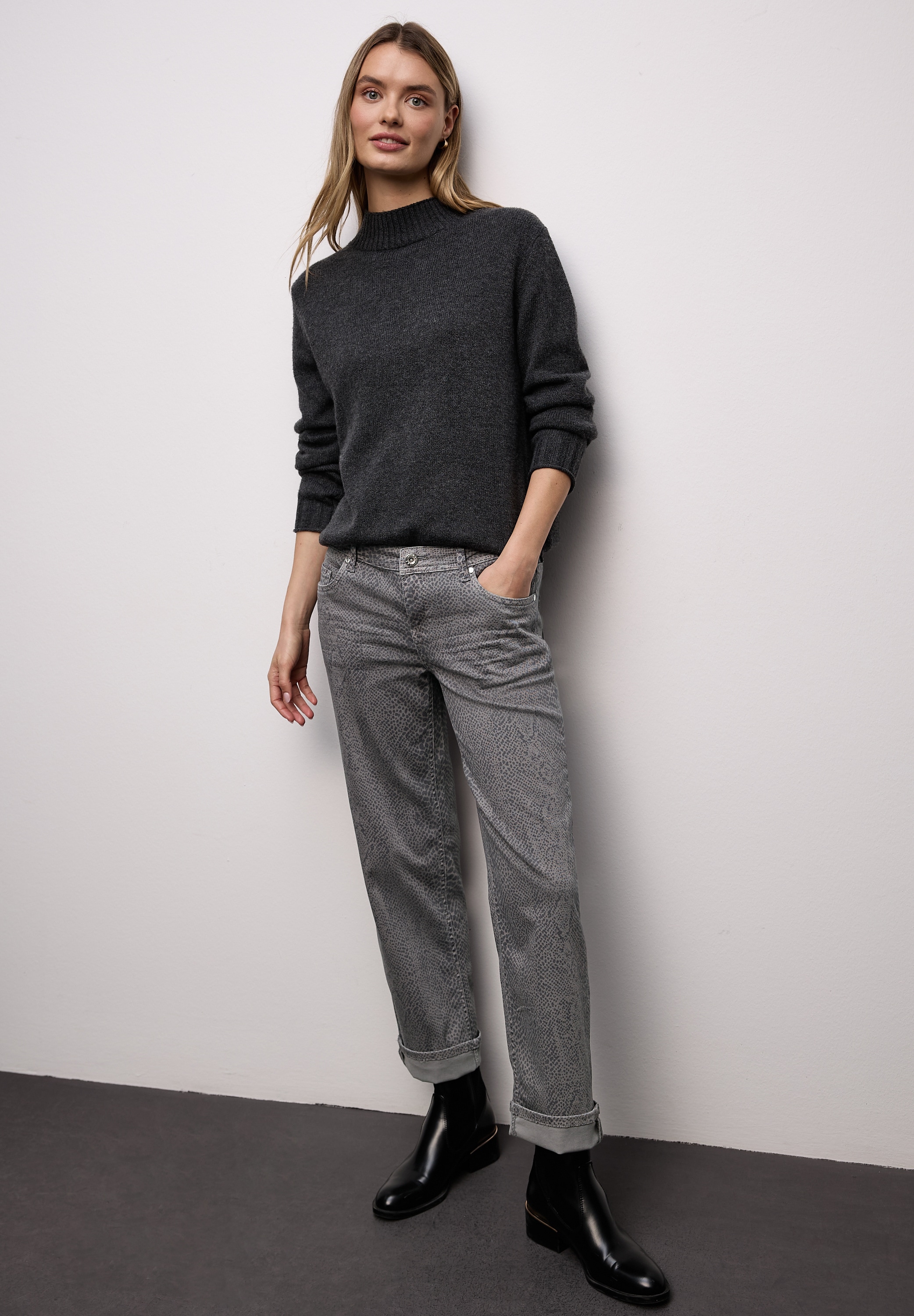 STREET ONE 5-Pocket-Jeans Graue Waschung, trendiger Snake Print