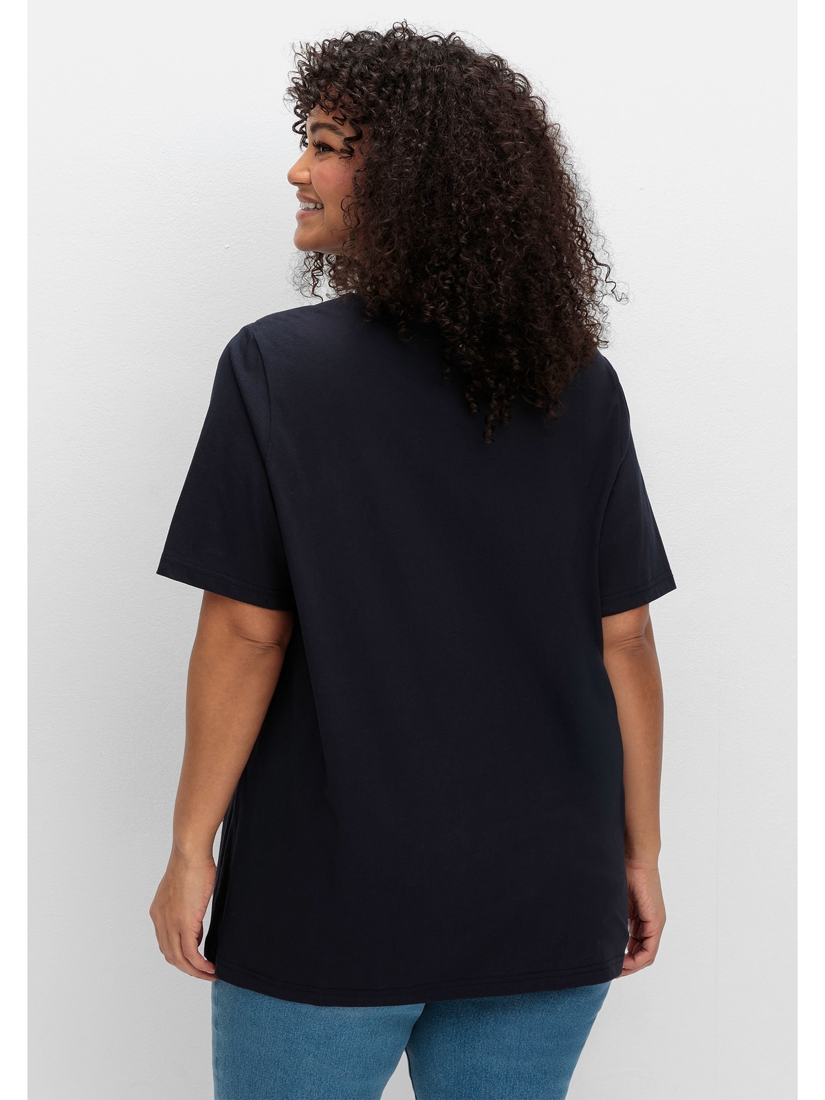 Sheego T-Shirt »Große Größen«, mit V-Ausschnitt, aus leichtem Jersey