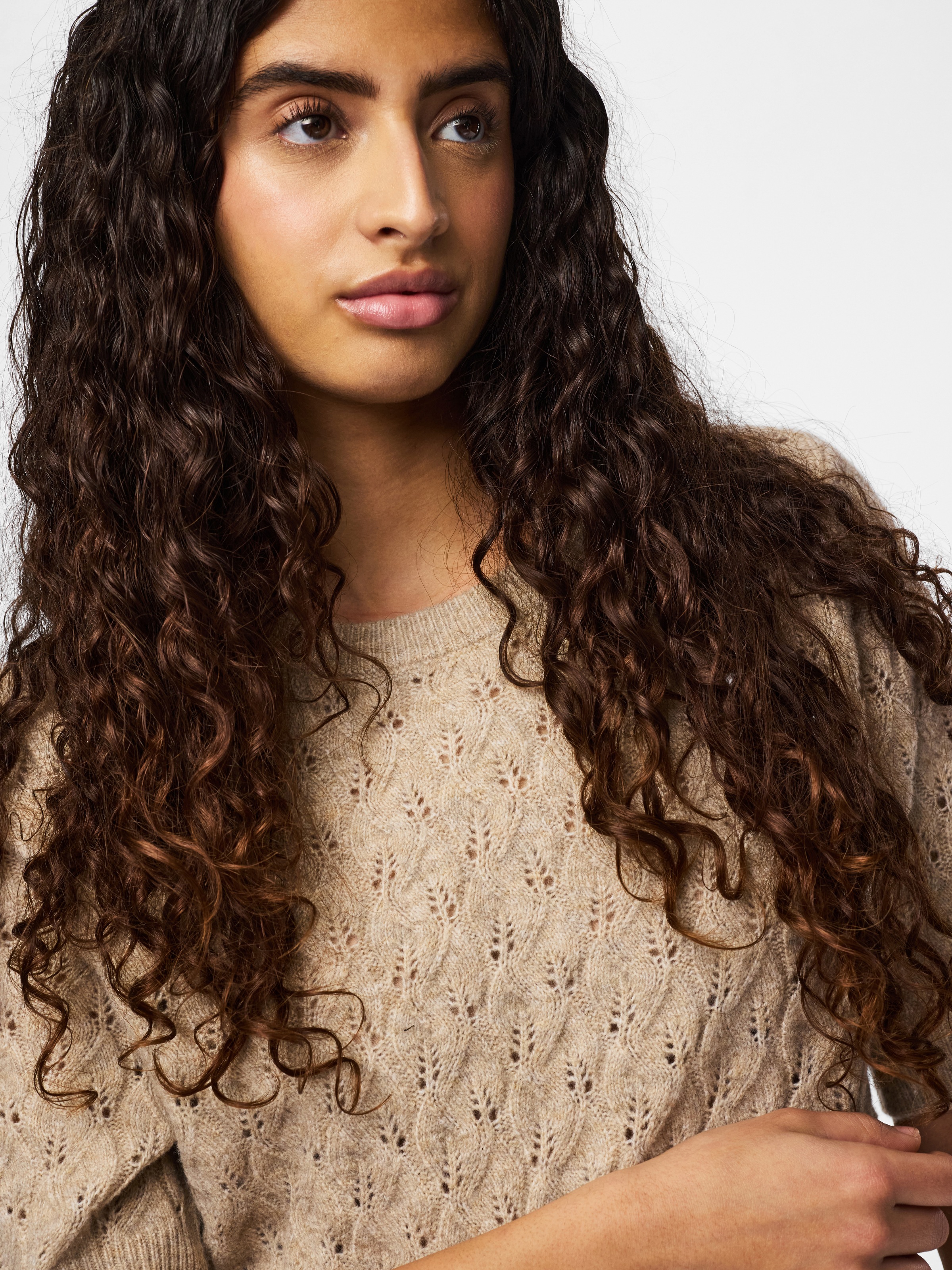 pieces Strickpullover "PCLELOU SS O-NECK KNIT NOOS BC" mit Ajourmuster günstig online kaufen