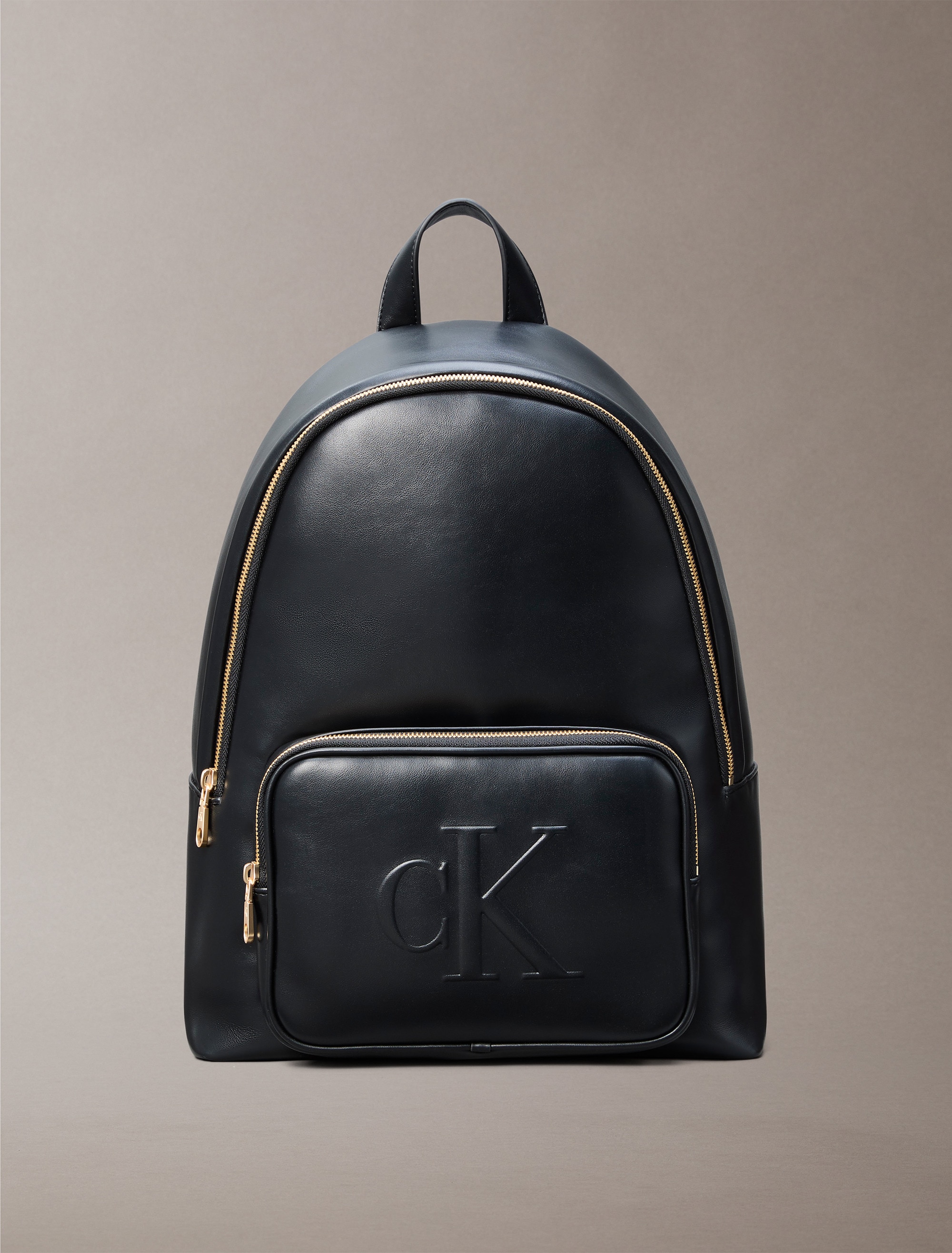 Calvin Klein Rucksack »RAISED CK BACKPACK«, Cityrucksack, Freizeitrucksack, mit CK-Logo