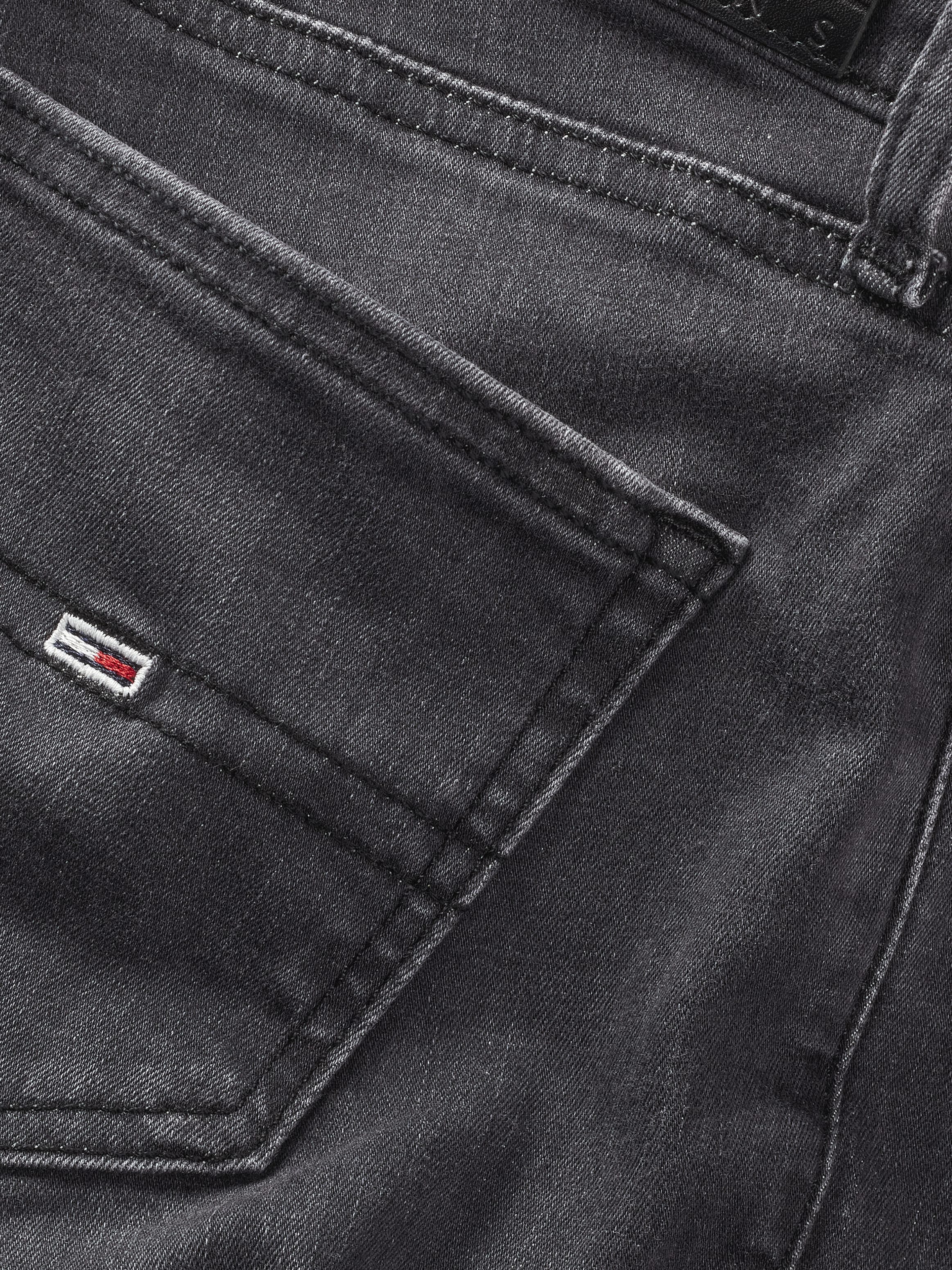 Tommy Jeans Bootcut-Jeans »Maddie Mid Rise Bootcut«, in hellblauer Waschung