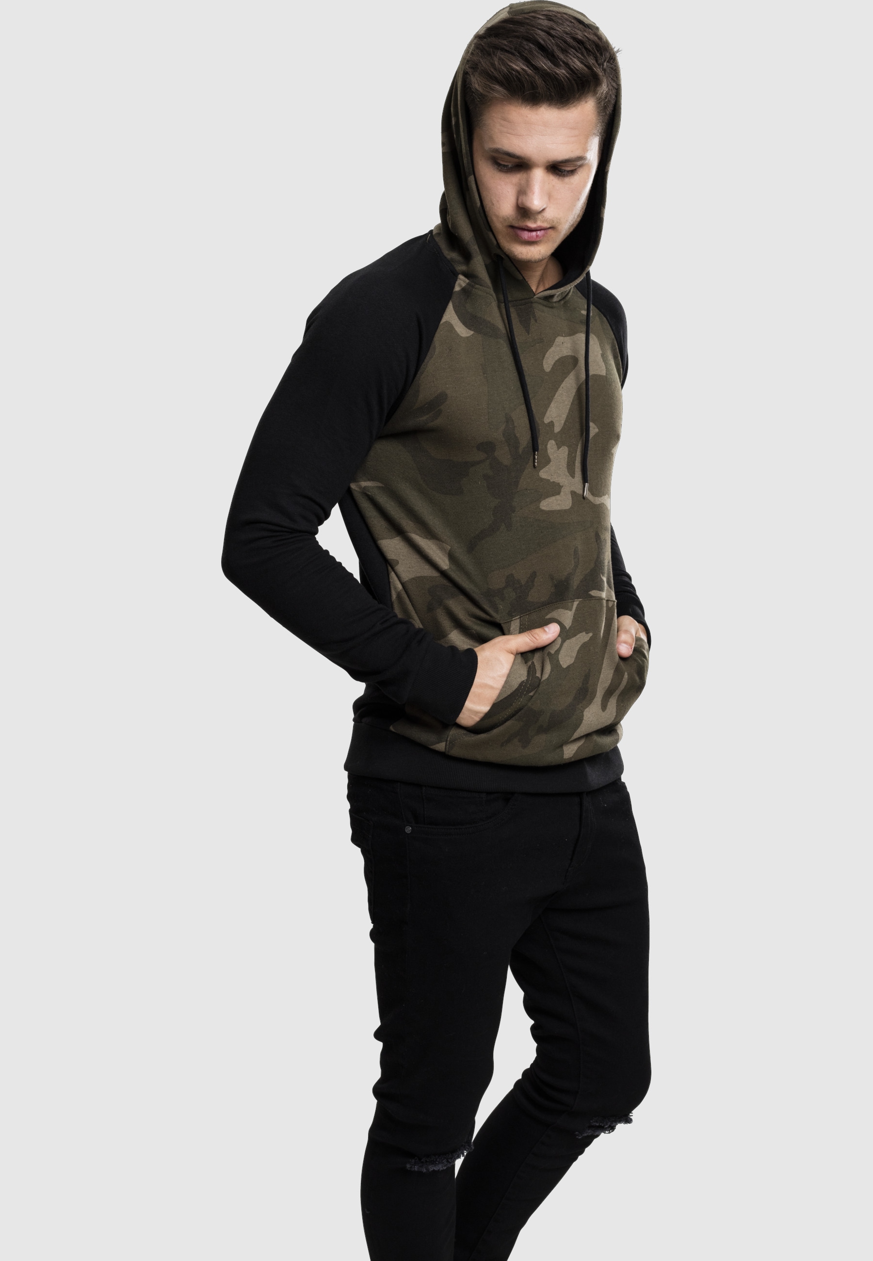 URBAN CLASSICS Rundhalspullover »Urban Classics Herren Camo Contrast Raglan Hoody« 1 Stk.