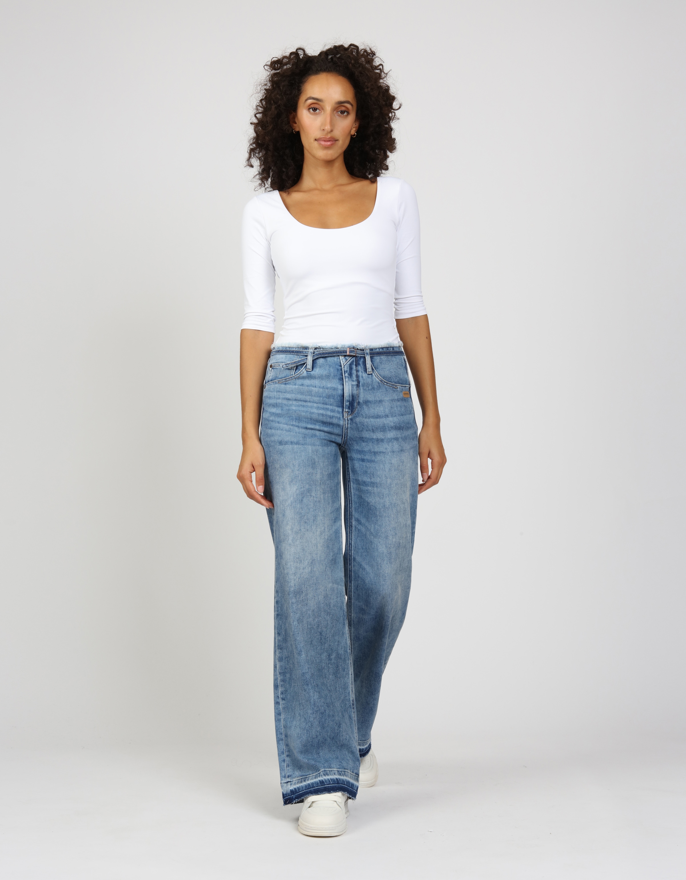 GANG Weite Jeans »94AMELIE WIDE FIT«, mit Fransen an Saum und Bündchen