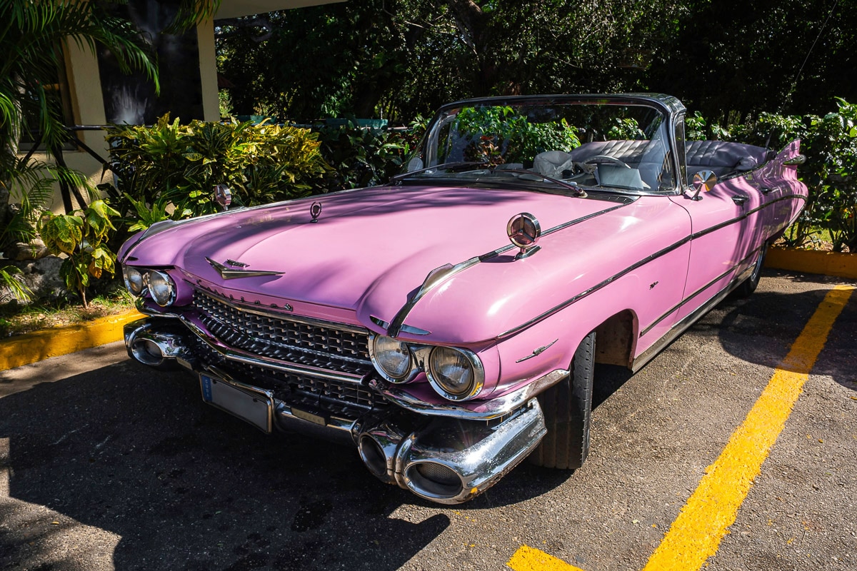 Papermoon Fototapete "Oldtimer pink"