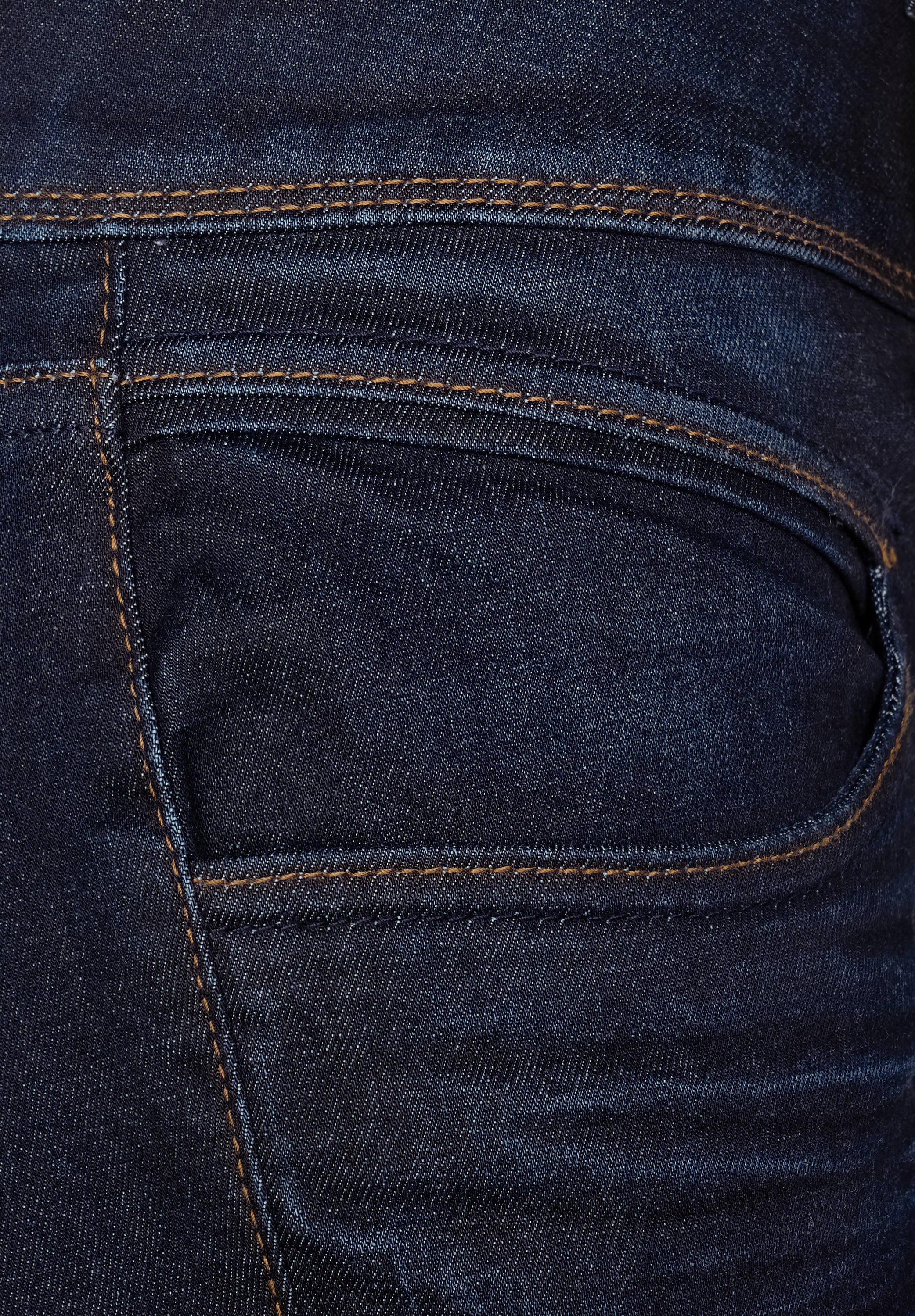 STREET ONE Comfort-fit-Jeans, in dunkelblauer Waschung