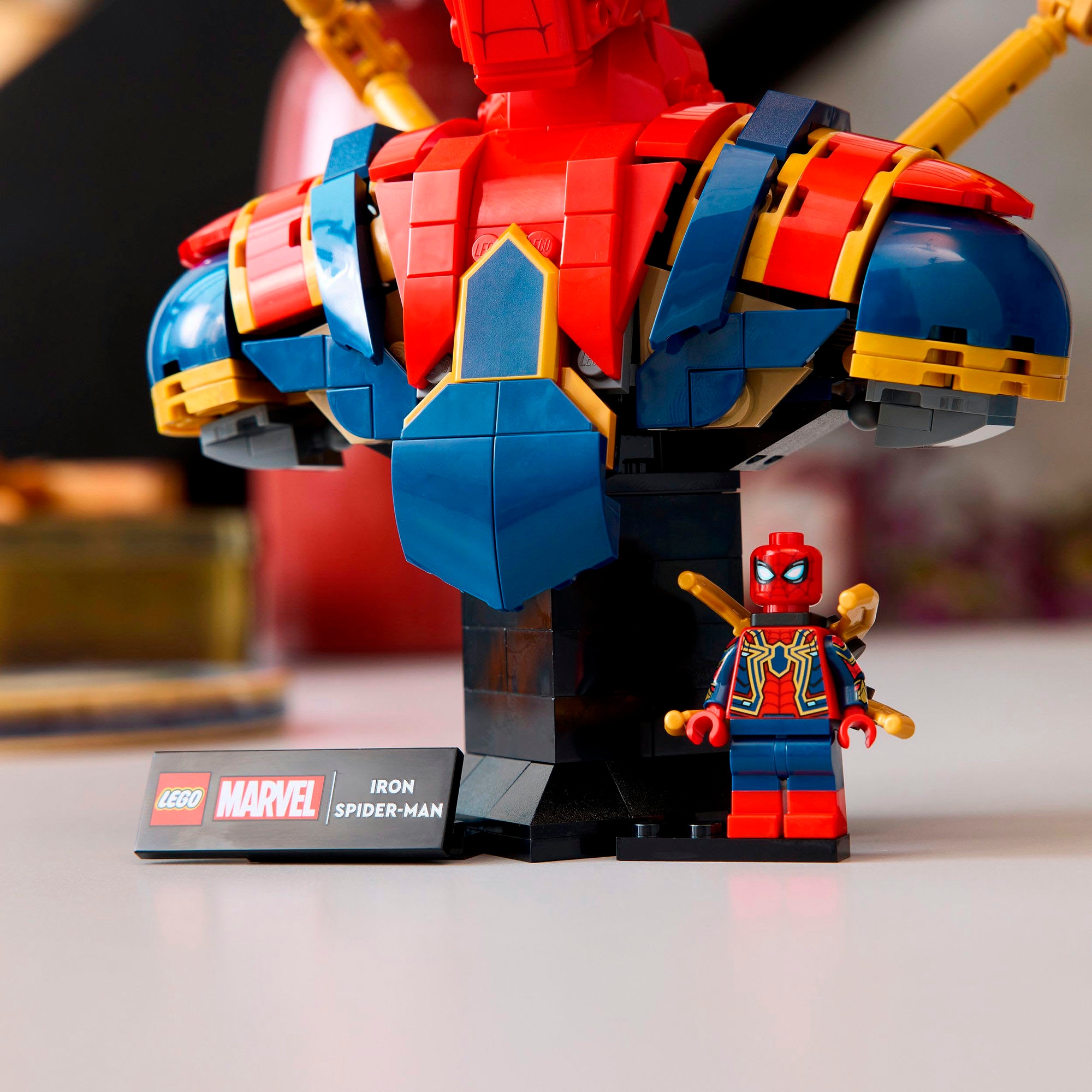 LEGO® Konstruktionsspielsteine »Iron Spider-Man Büste (76326), LEGO Super Heroes«, (379 St.), Made in Europe
