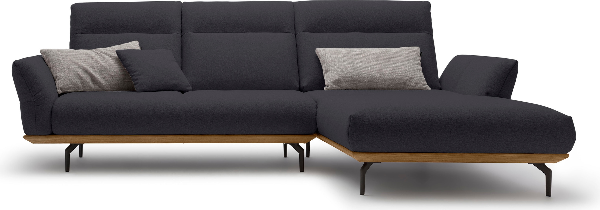 Creation BY ROLF BENZ Ecksofa "CR.460 Designsofa, verstellbare Rückenlehne, hochwertig & bequem" Sockel in Nussbaum, Winkelfüße in Umbragrau, Breite 298 cm