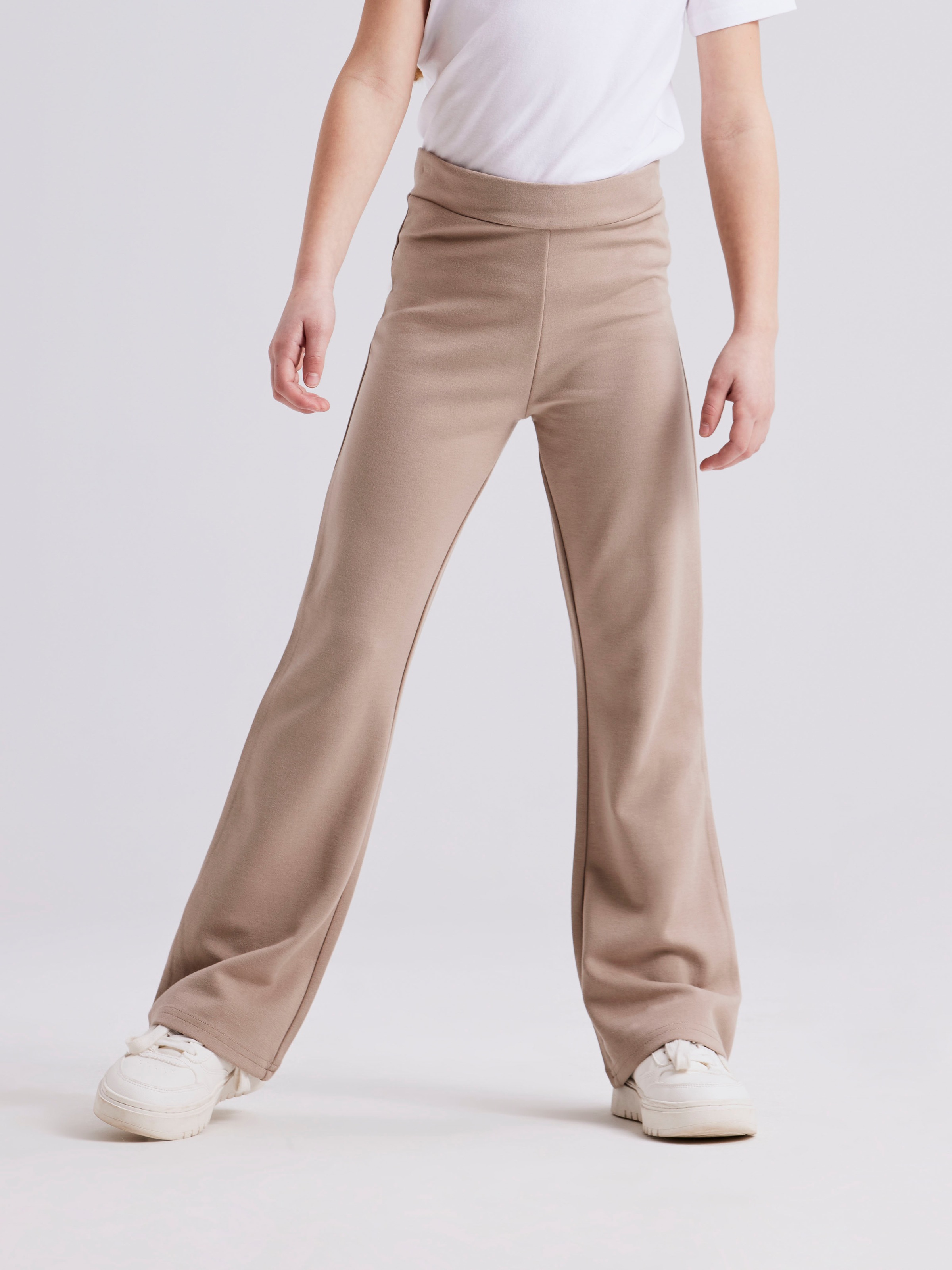 NAME IT Mädchen Jerseyhose "NKFFRIKKALI für Mädchen mit ausgestelltem Bein und Viskose"mocha meringue, Gr. 122, unifarben, Jersey, Obermaterial: 67%