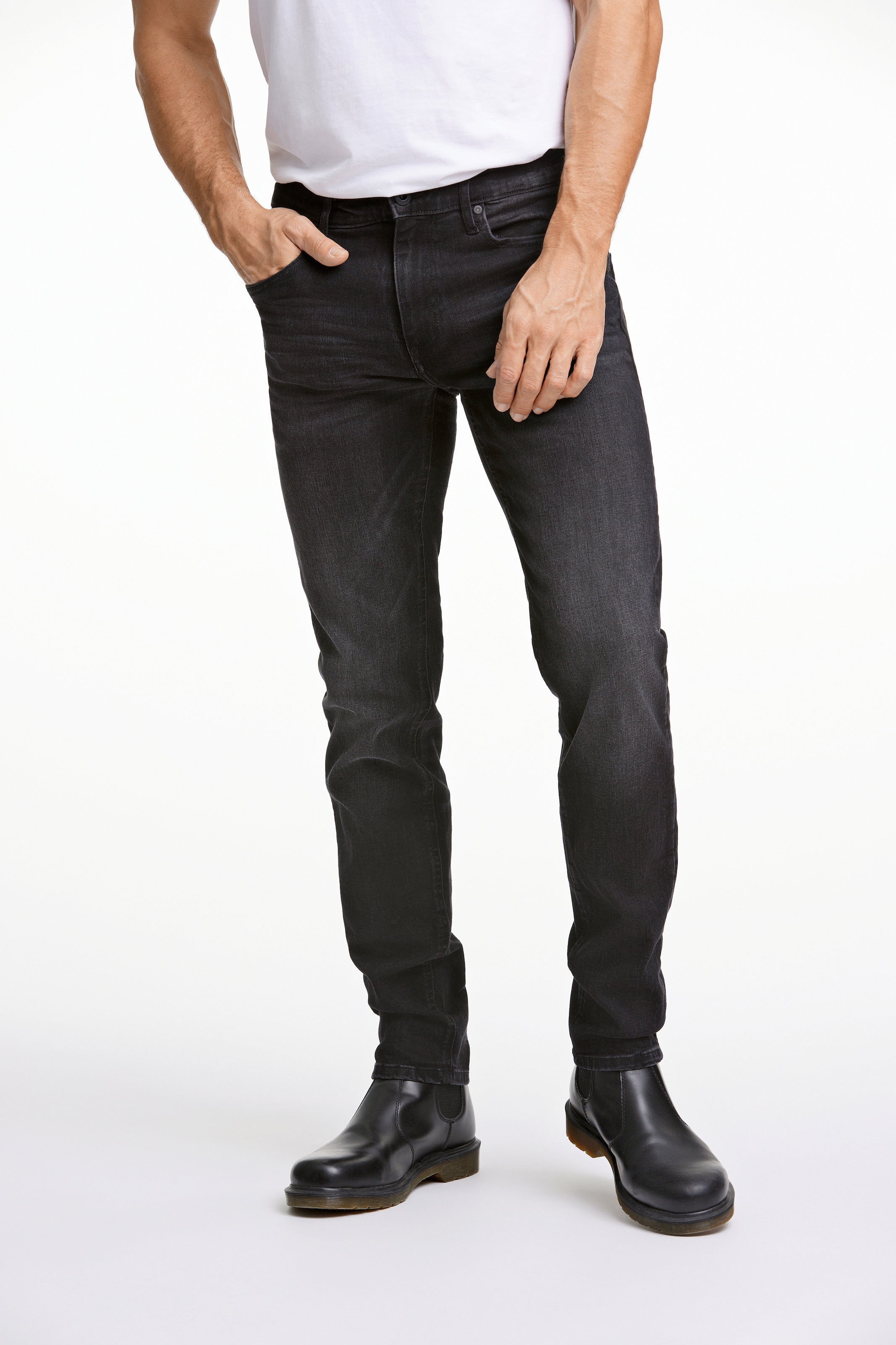 LINDBERGH 5-Pocket-Jeans, mit dunkler Waschung und Stretch