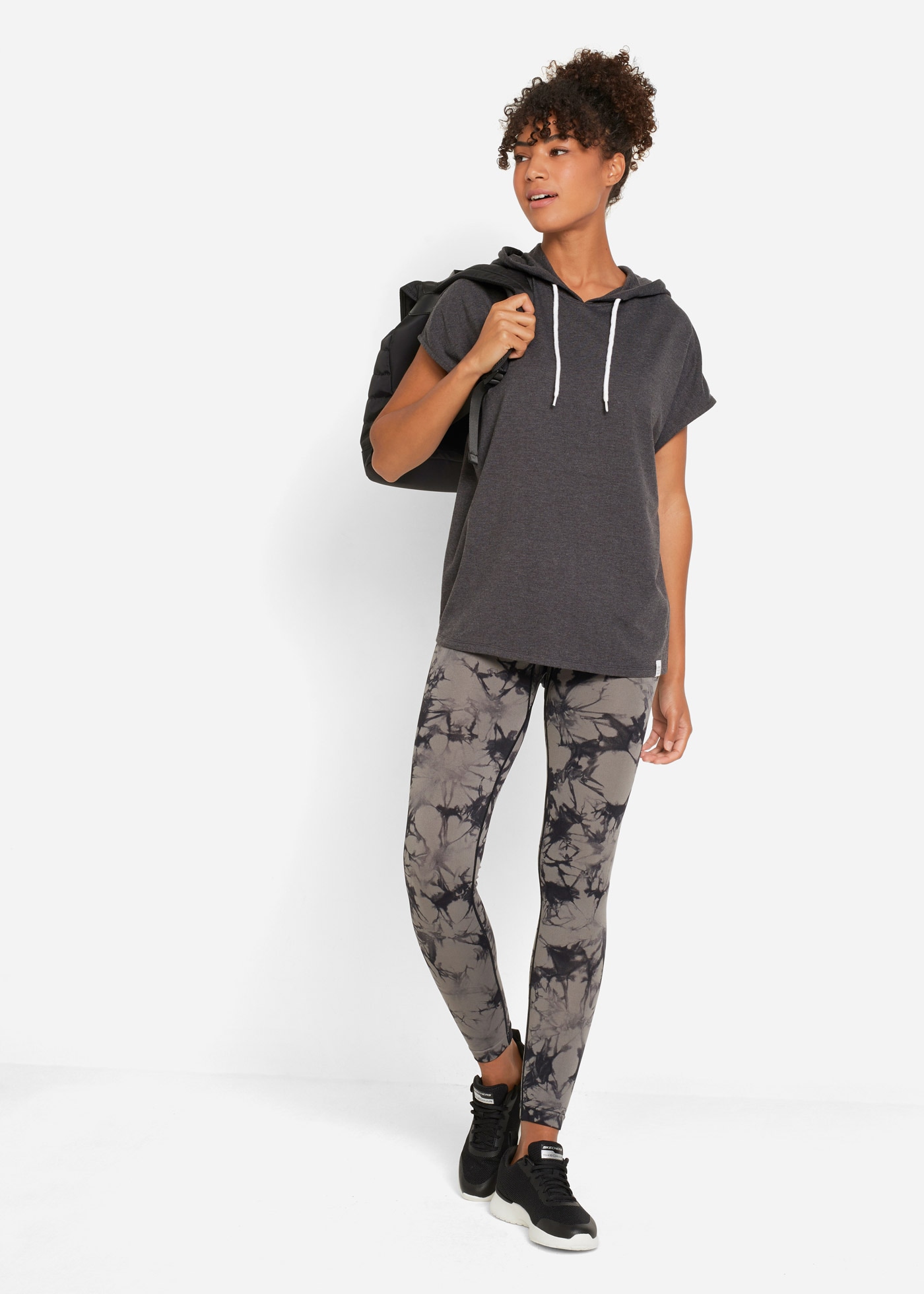 bonprix Kapuzensweatshirt , lässige Passform, überschnittene Schultern
