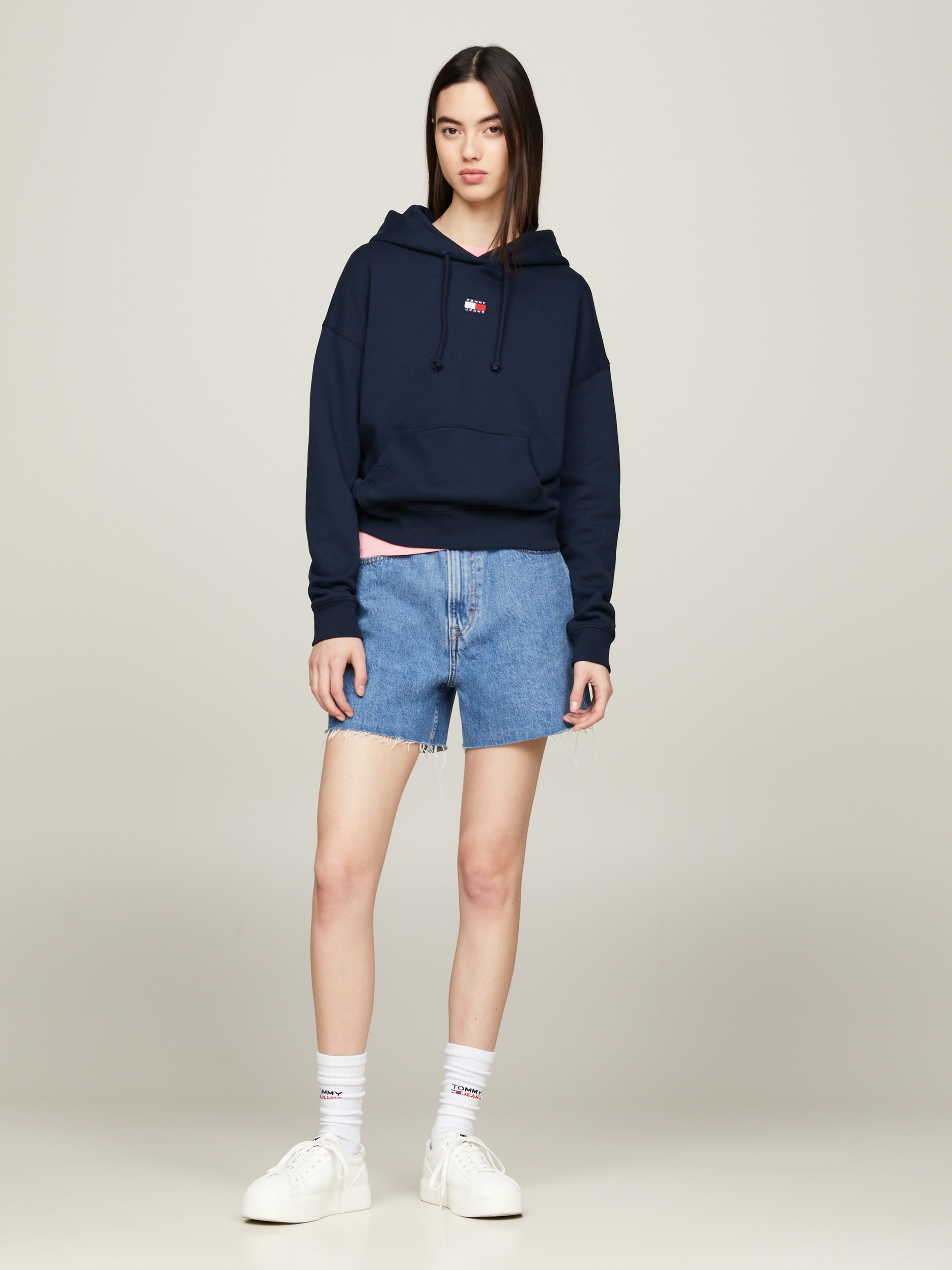 Tommy Jeans Kapuzensweatshirt »TJW BXY BADGE HOODIE«, mit Logostickerei