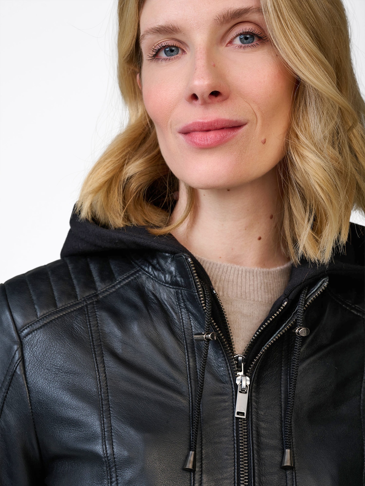 RICANO Bikerjacke »Lederjacke Rania« 2-Wege verstellbare Kapuze Handgefertigt aus echtem Leder