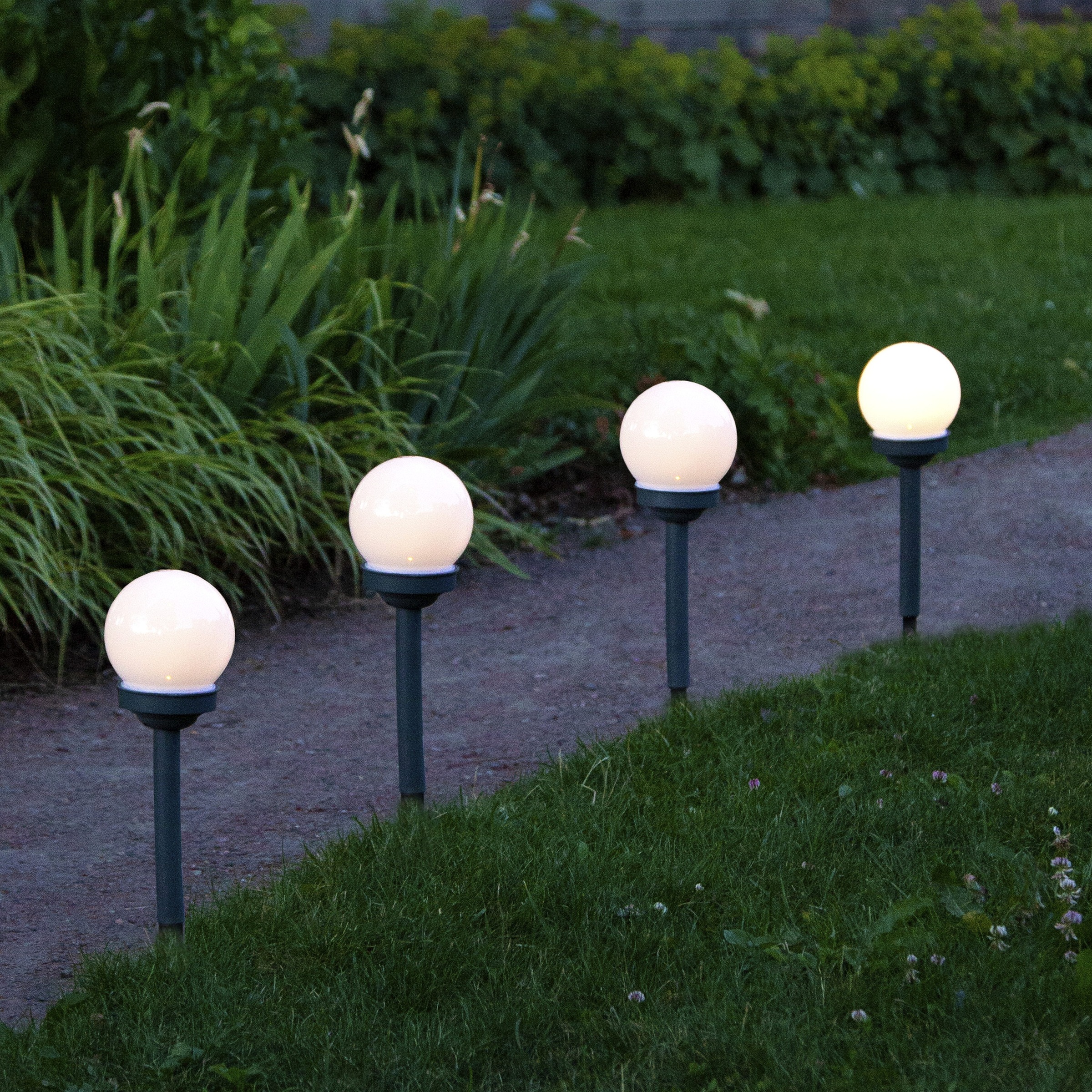Parforce Traditional Hunting LED Solarleuchte »Solar-Wegleuchte Globus« LED-Board 4 Stk. Warmweiß 4er-Set, Kugelleuchten mit 10cm Ø, Dämmerungssensor