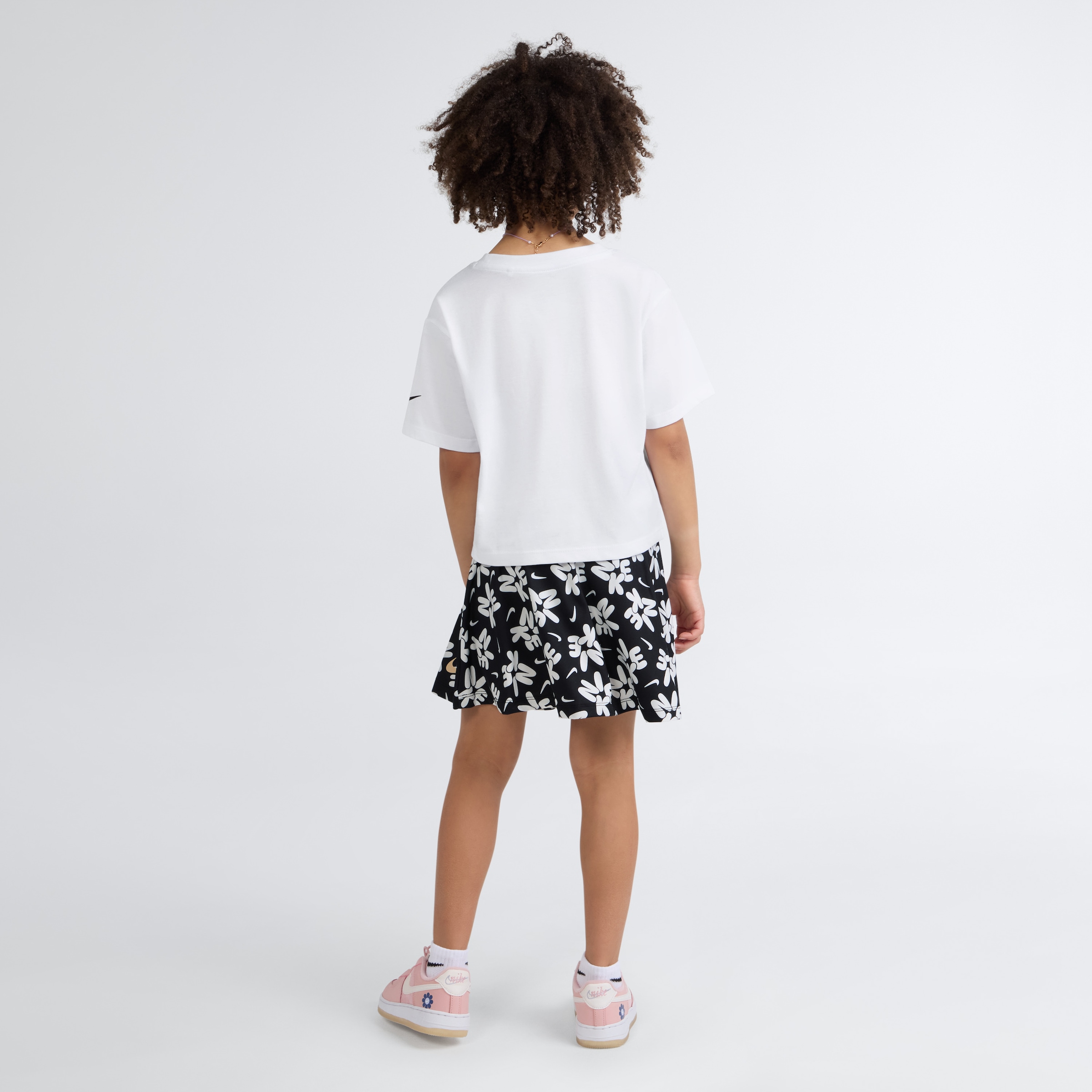 Nike Sportswear T-Shirt & Shorts »NKG BOLD PLAY SCOOTER SET« 2 für Children, für sportliche Aktivitäten