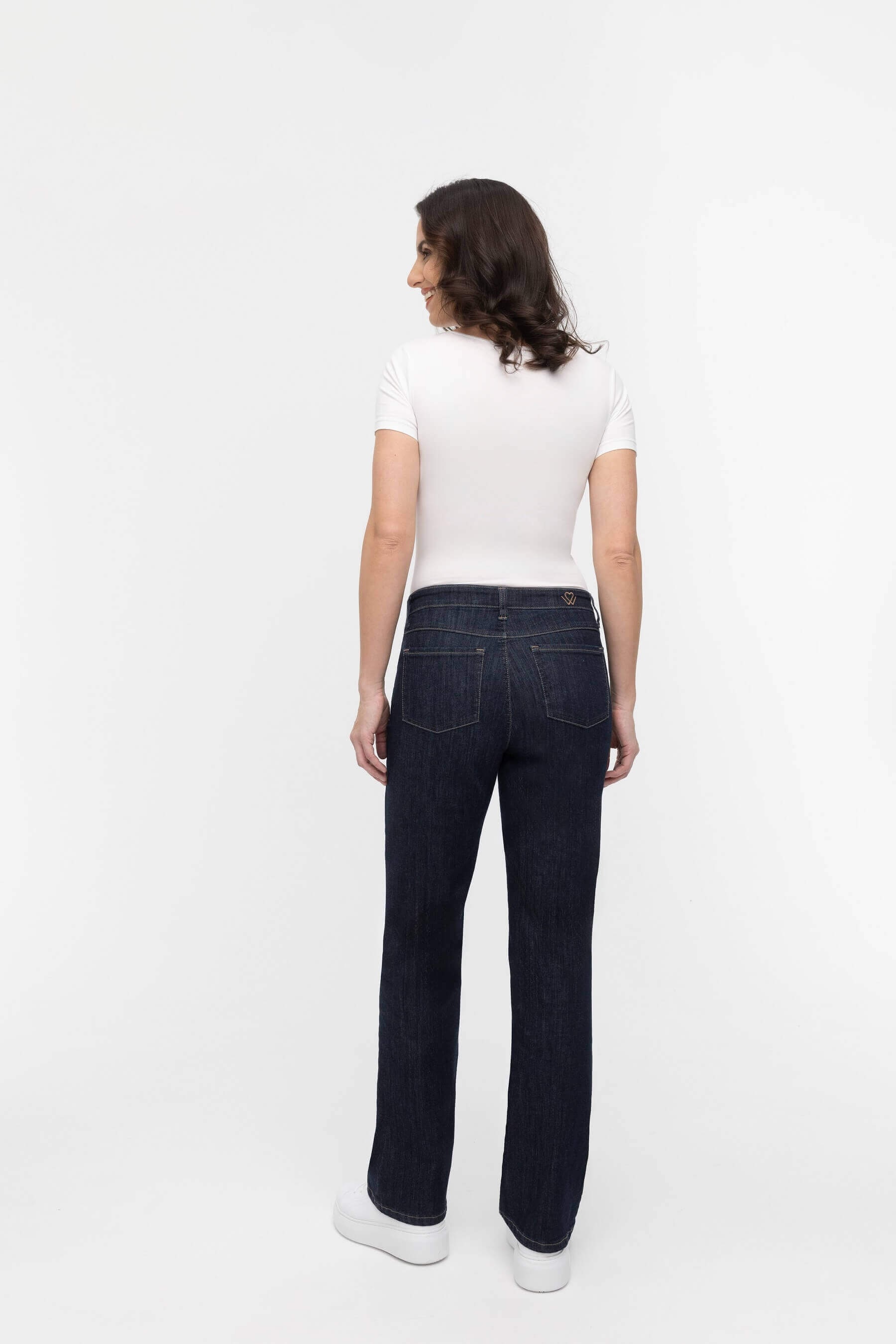 wonderjeans 5-Pocket-Jeans »Relaxed Straight«, Cool, modern und vielseitig zu stylen