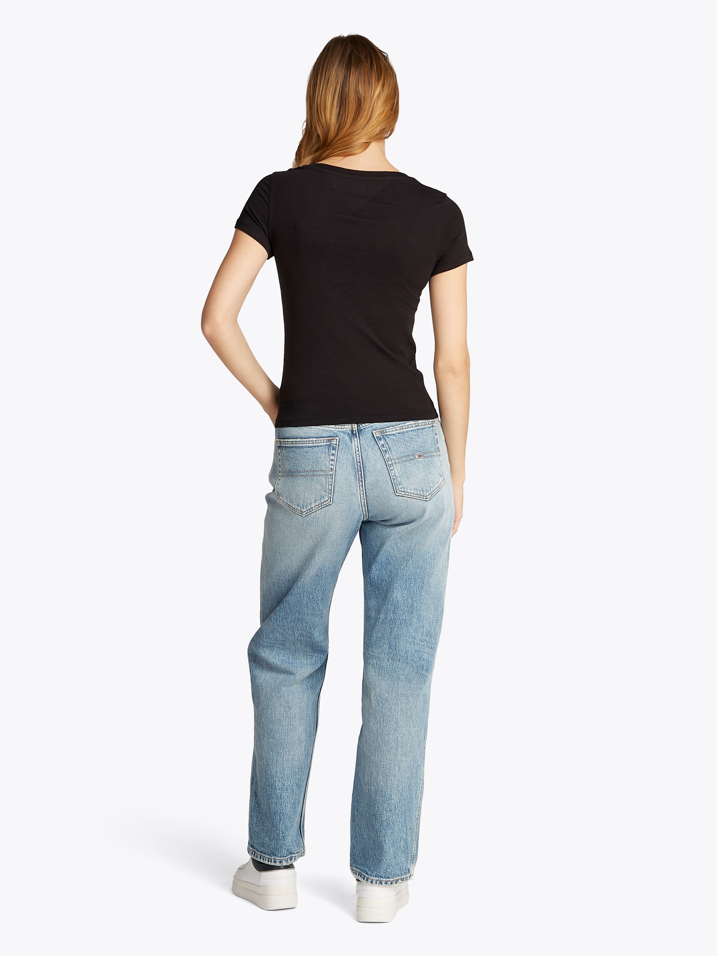 Tommy Jeans T-Shirt »TJW SLIM V-NECK TEE«, mit Logo-Stickerei