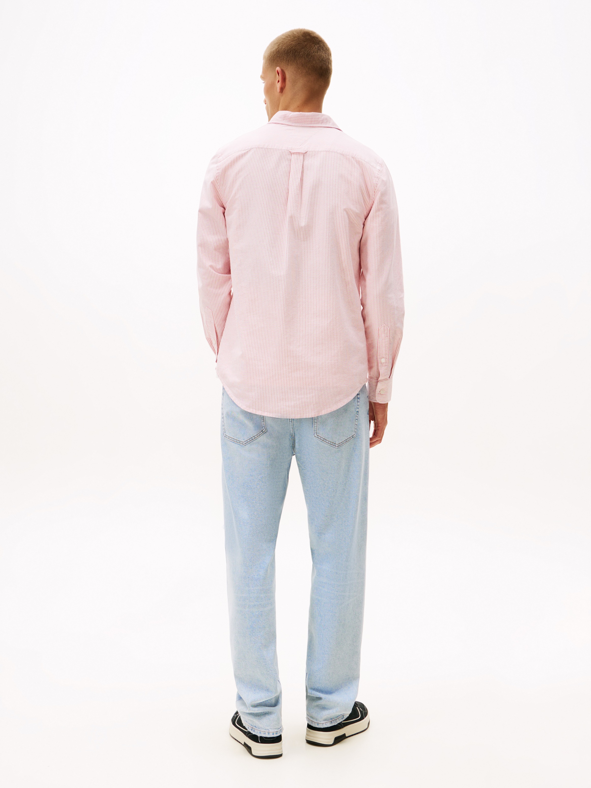 Tommy Jeans Langarmhemd »TJM SLIM STRIPE OXFORD SHIRT EXT«, Mit Button-Down-Kragen