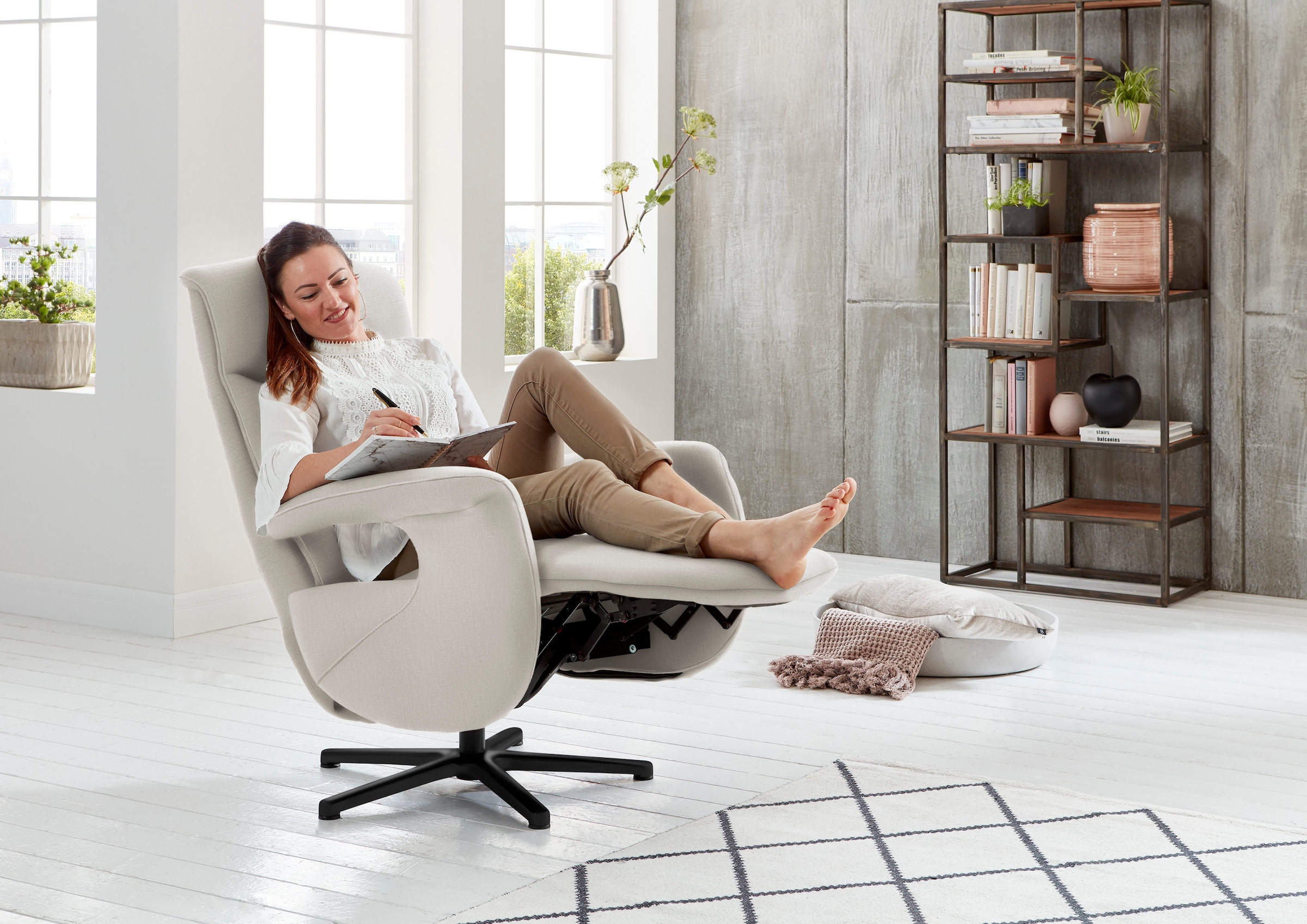 Die PlanBar Relaxsessel »MP-RS18073«, 360° drehbar, inkl. man. Kopfpolsterverstellung u. Relax-Funktion