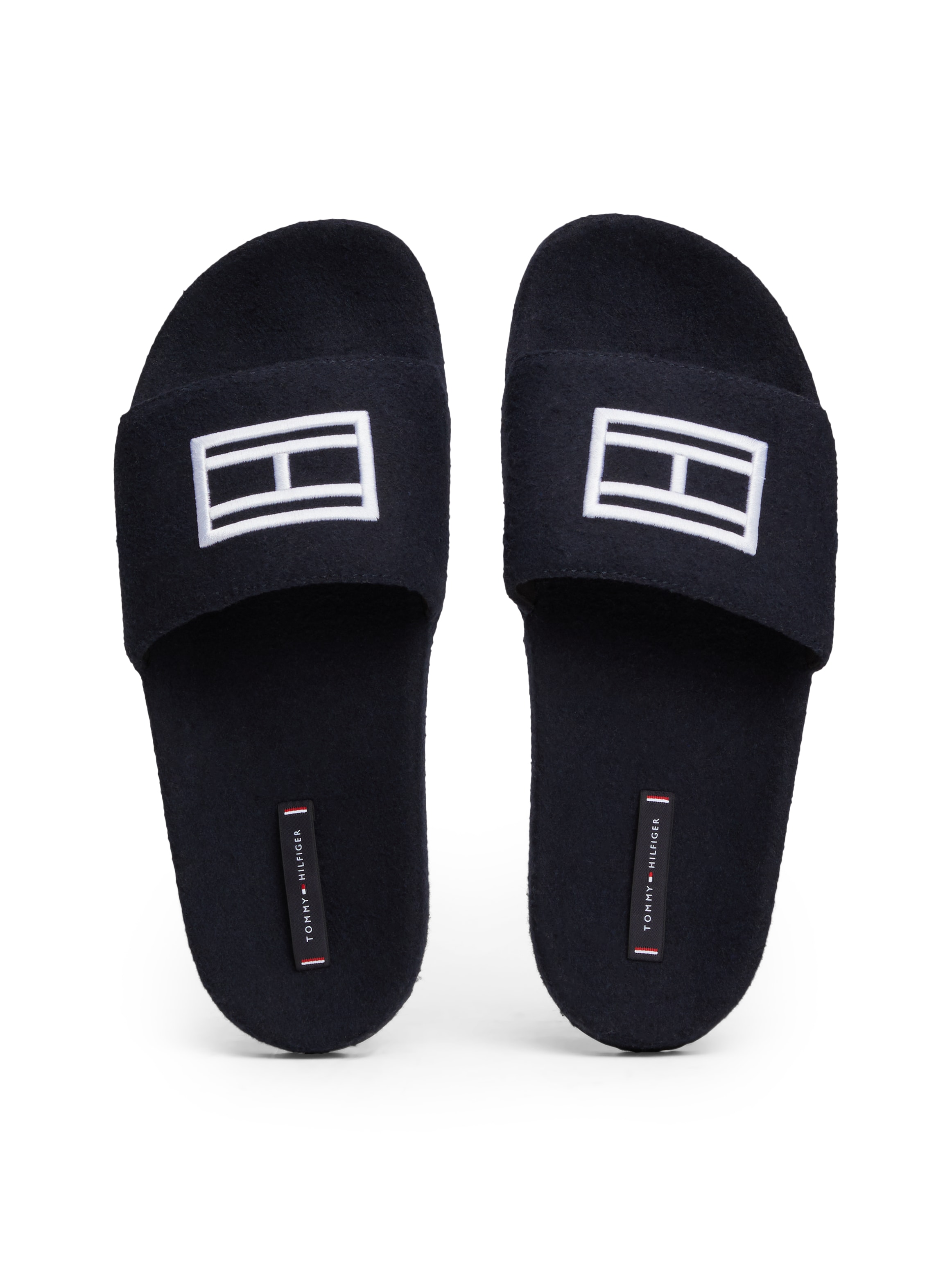 Tommy Hilfiger Pantolette »FLAG WARM HILIFGER POOL SLIDE«,Poolslide,Badepantolette,Hausschuh mit Kontrast-TH-Logo, schmale Form