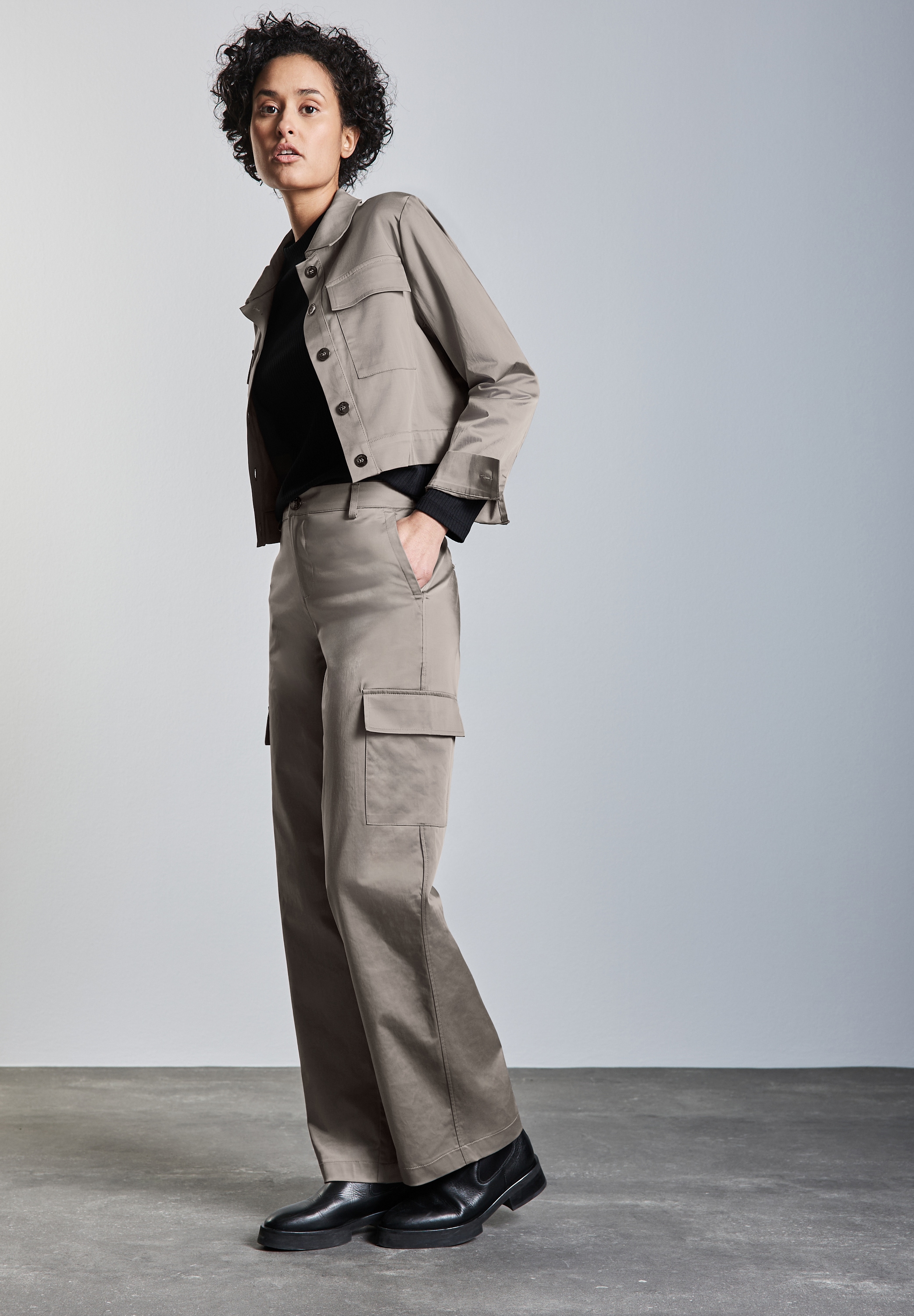 STREET ONE Cargohose, mit Satin Finish
