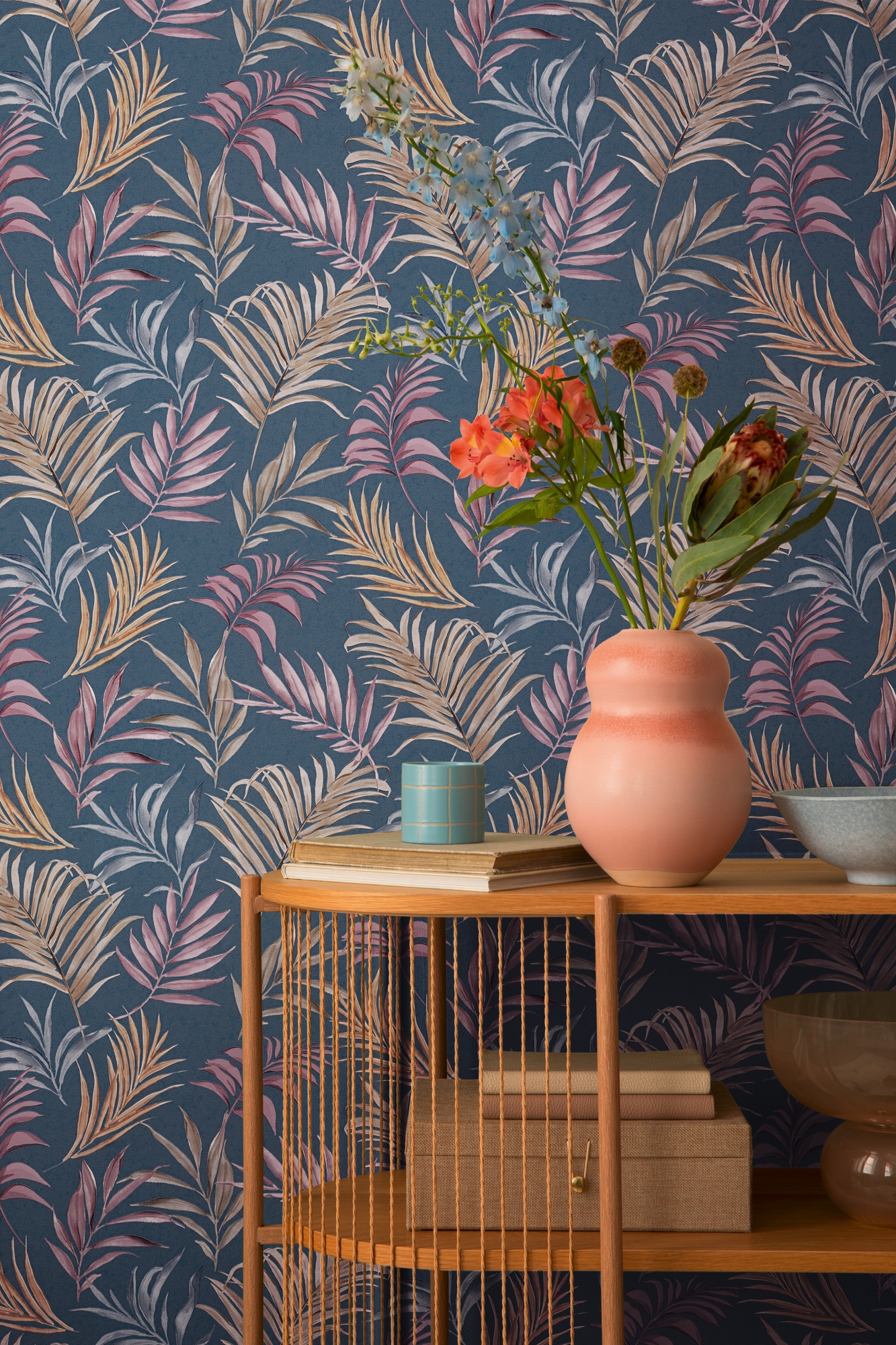 CosmoLiving by Cosmopolitan Vliestapete »Midnight Botanica-Mystery Tapete« matt strukturiert Tropisches Blätterdesign in moderner Eleganz